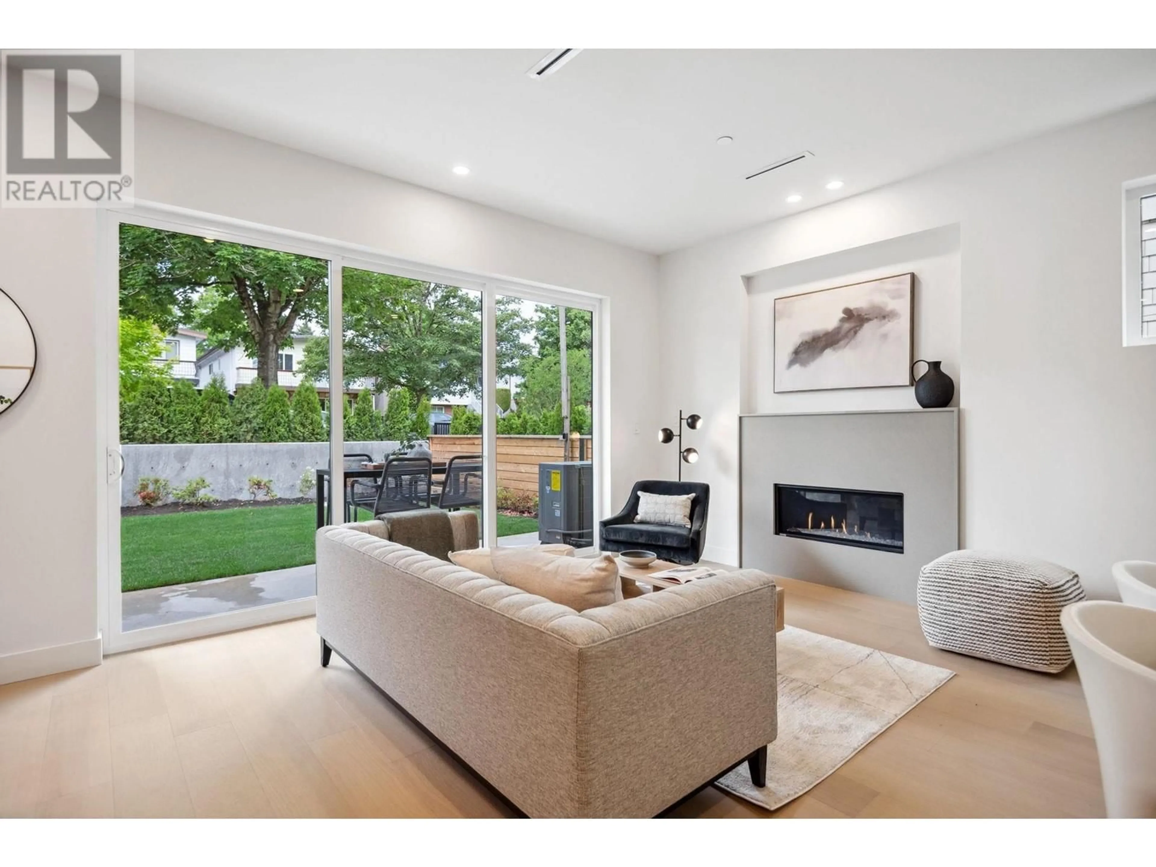 Living room with furniture, unknown for 1 - 4748 ARGYLE STREET, Vancouver British Columbia V5N3X8