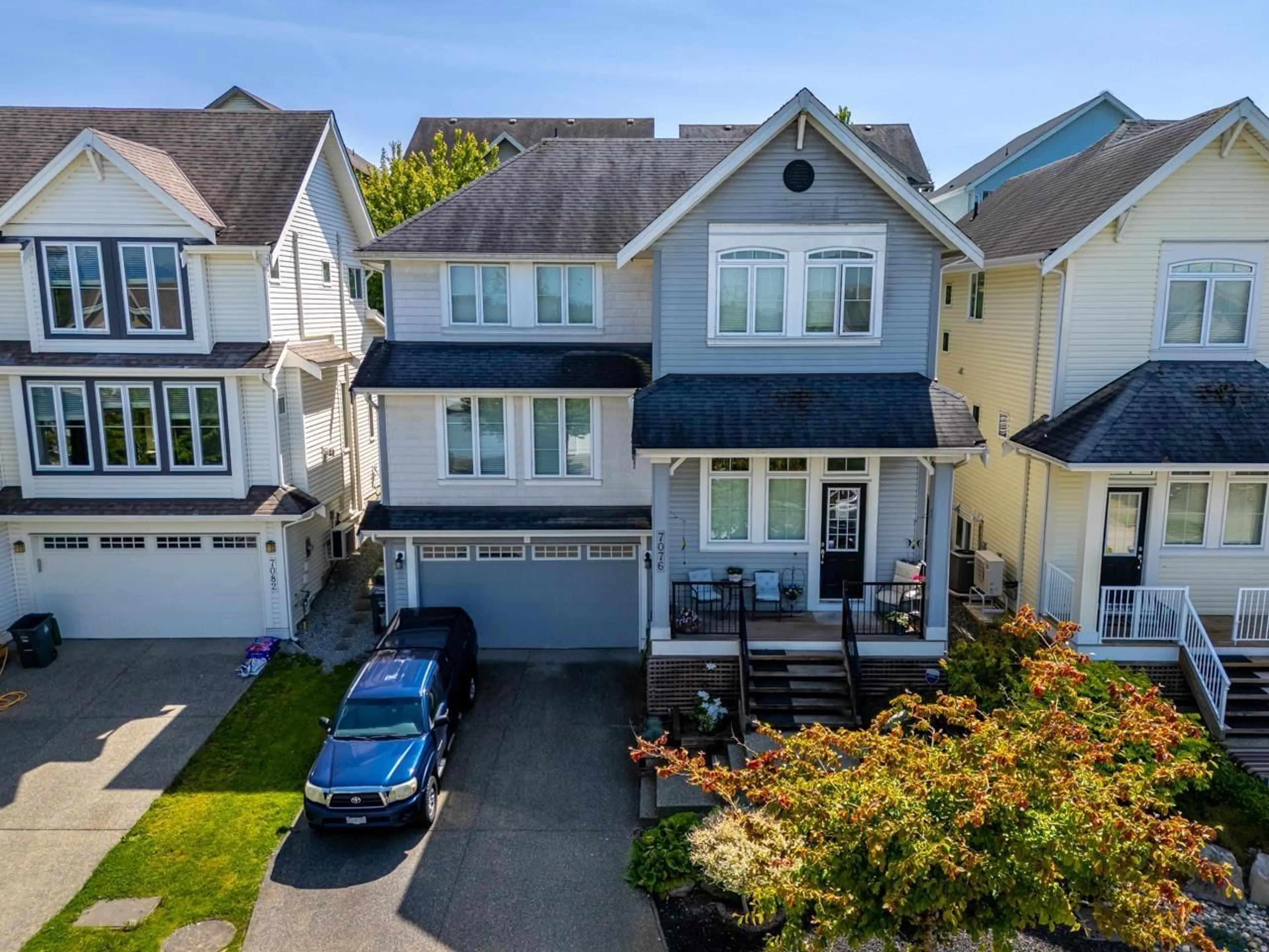 A pic from outside/outdoor area/front of a property/back of a property/a pic from drone, street for 7076 178, Surrey British Columbia V3S8S2