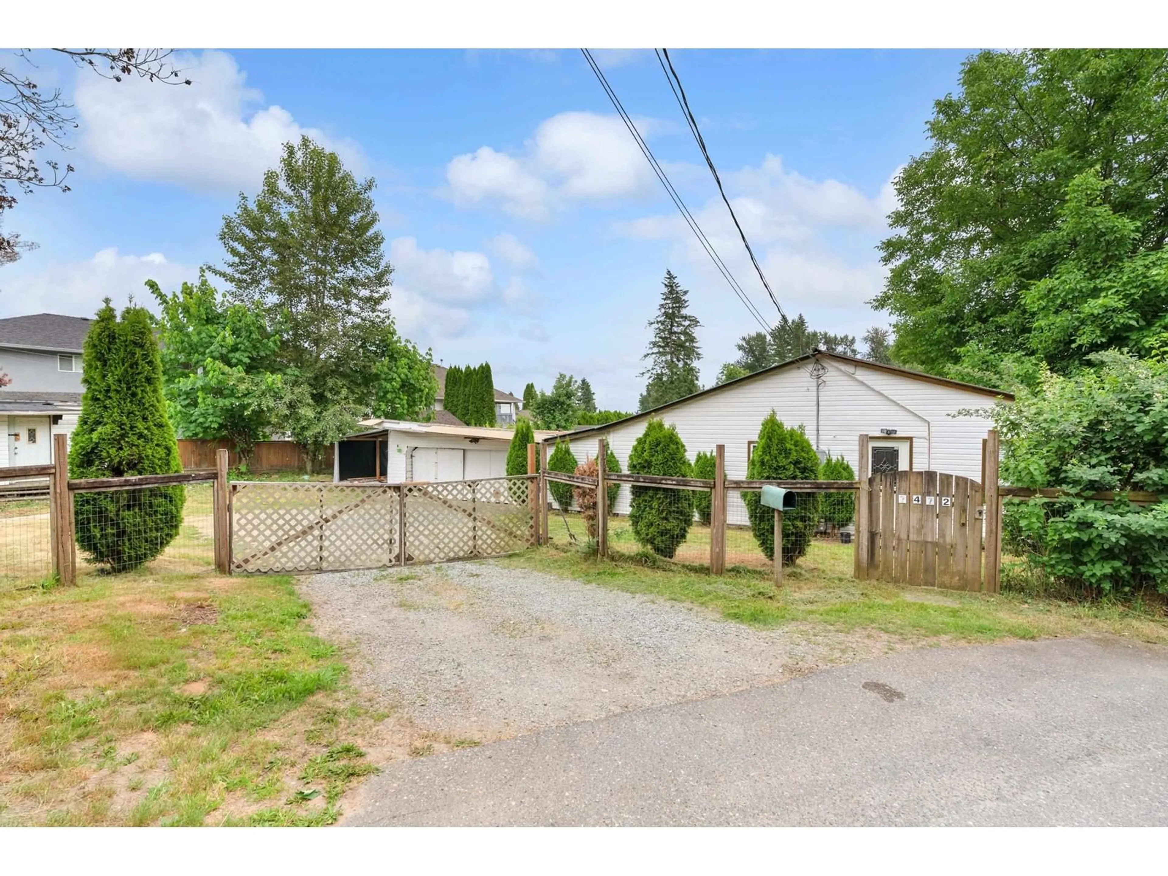 A pic from outside/outdoor area/front of a property/back of a property/a pic from drone, street for 7472 TURNER, Mission British Columbia V2V2Z3