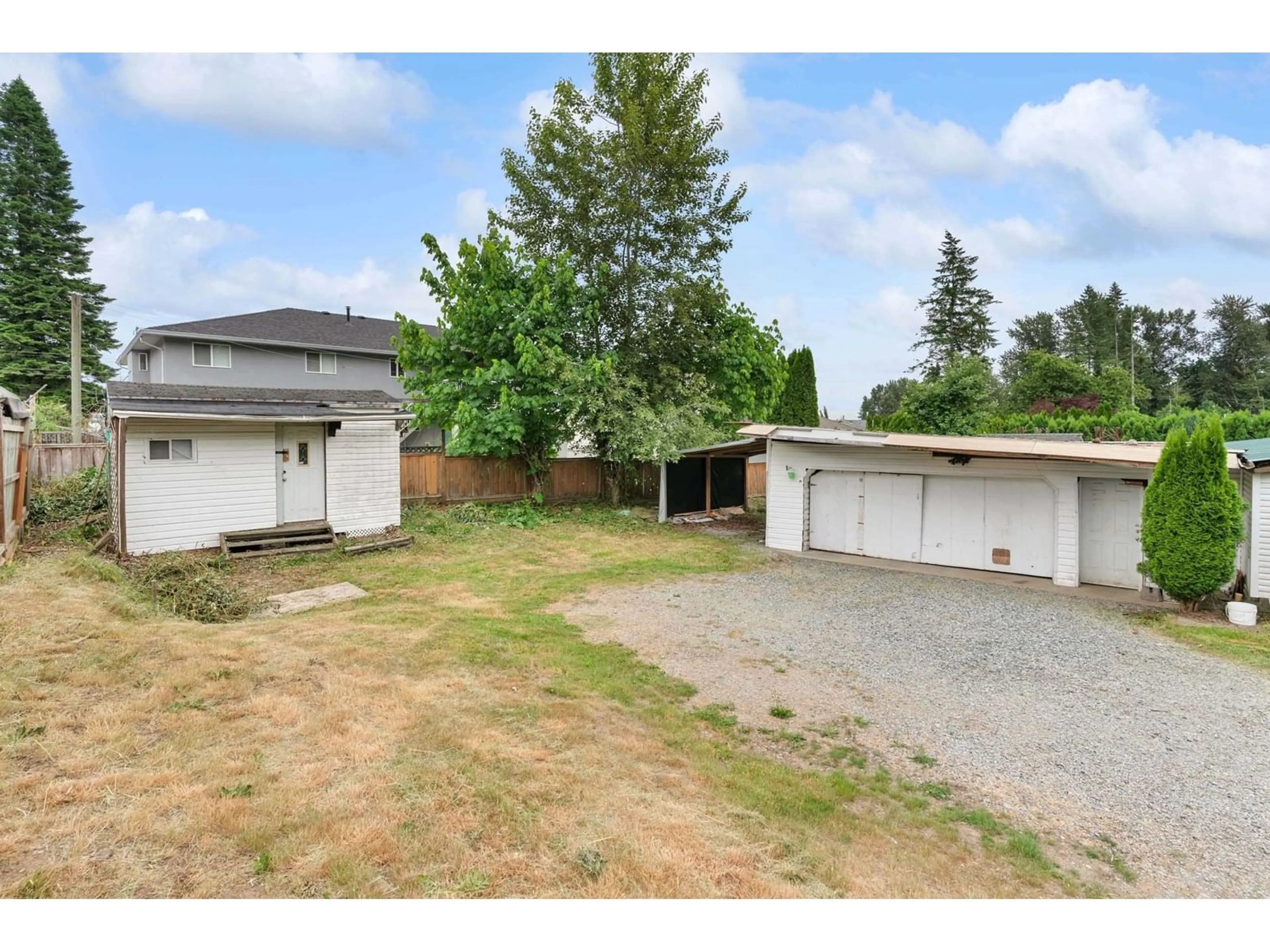A pic from outside/outdoor area/front of a property/back of a property/a pic from drone, street for 7472 TURNER, Mission British Columbia V2V2Z3