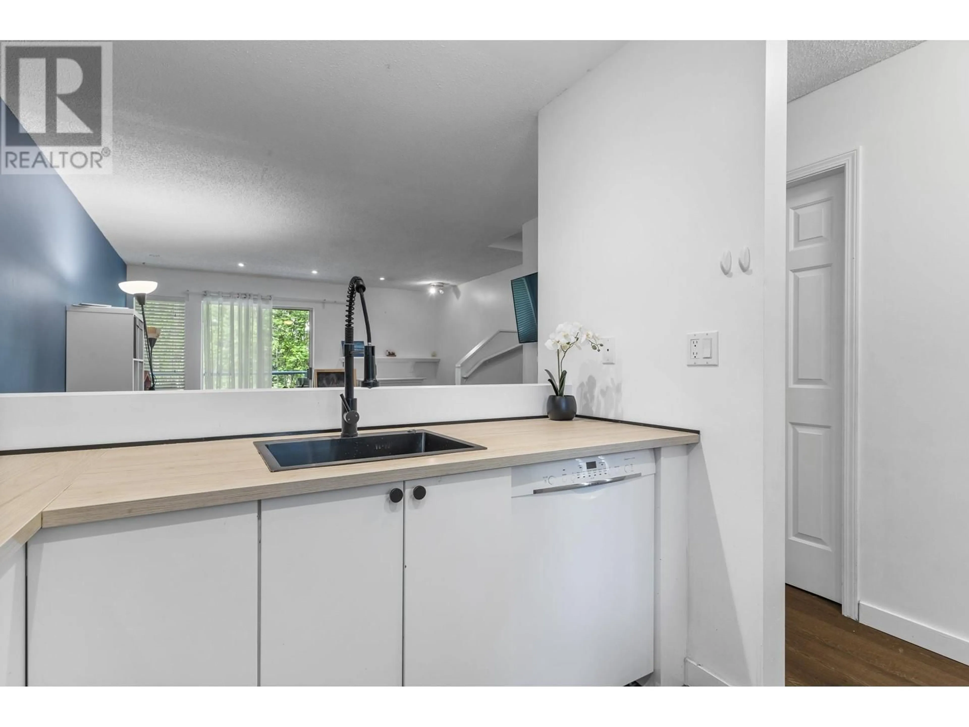 Standard kitchen, unknown for 17 - 2978 WALTON AVENUE, Coquitlam British Columbia V3B6V6