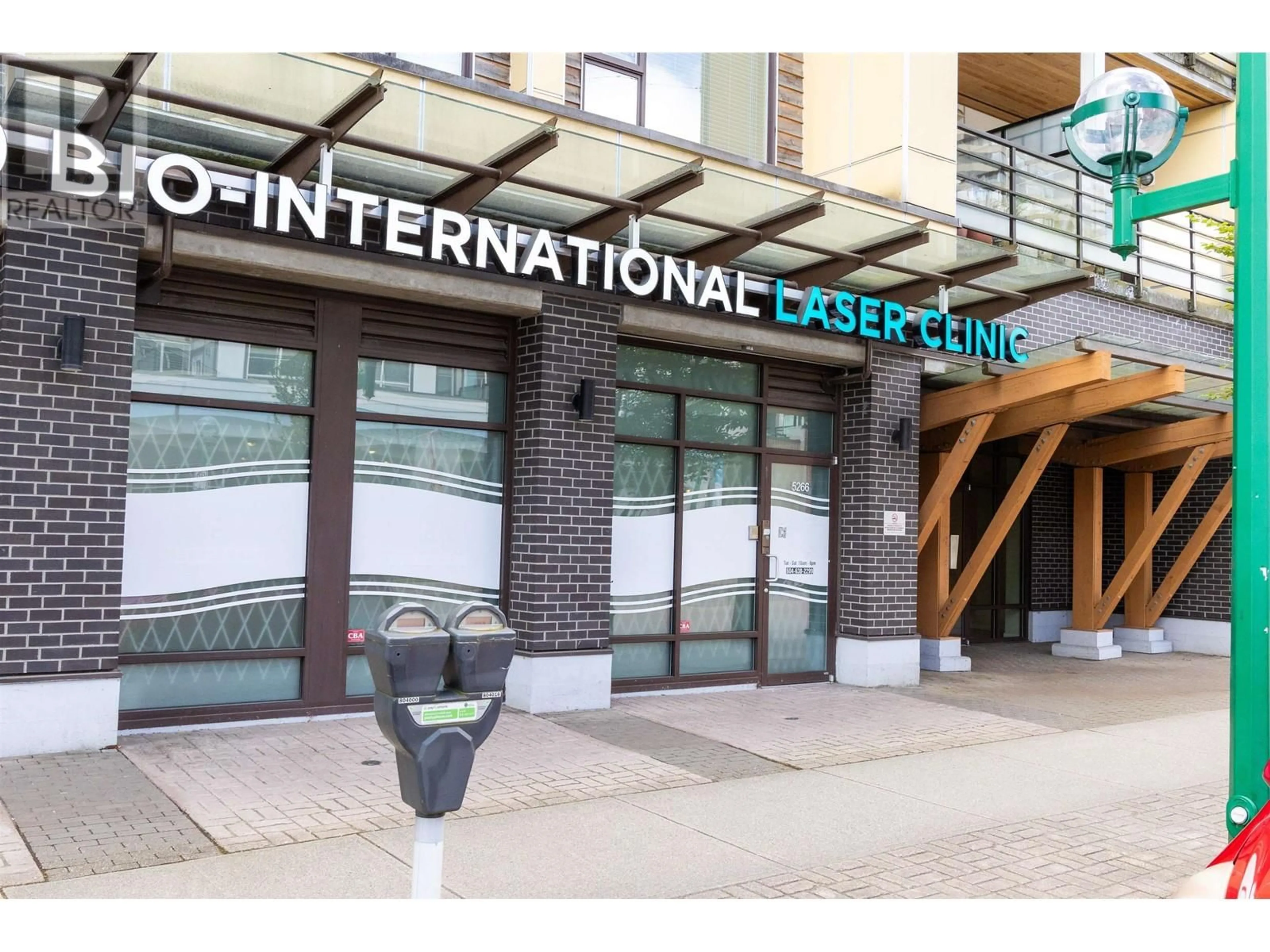 Indoor foyer for PH15 - 5248 GRIMMER STREET, Burnaby British Columbia V5H0E1