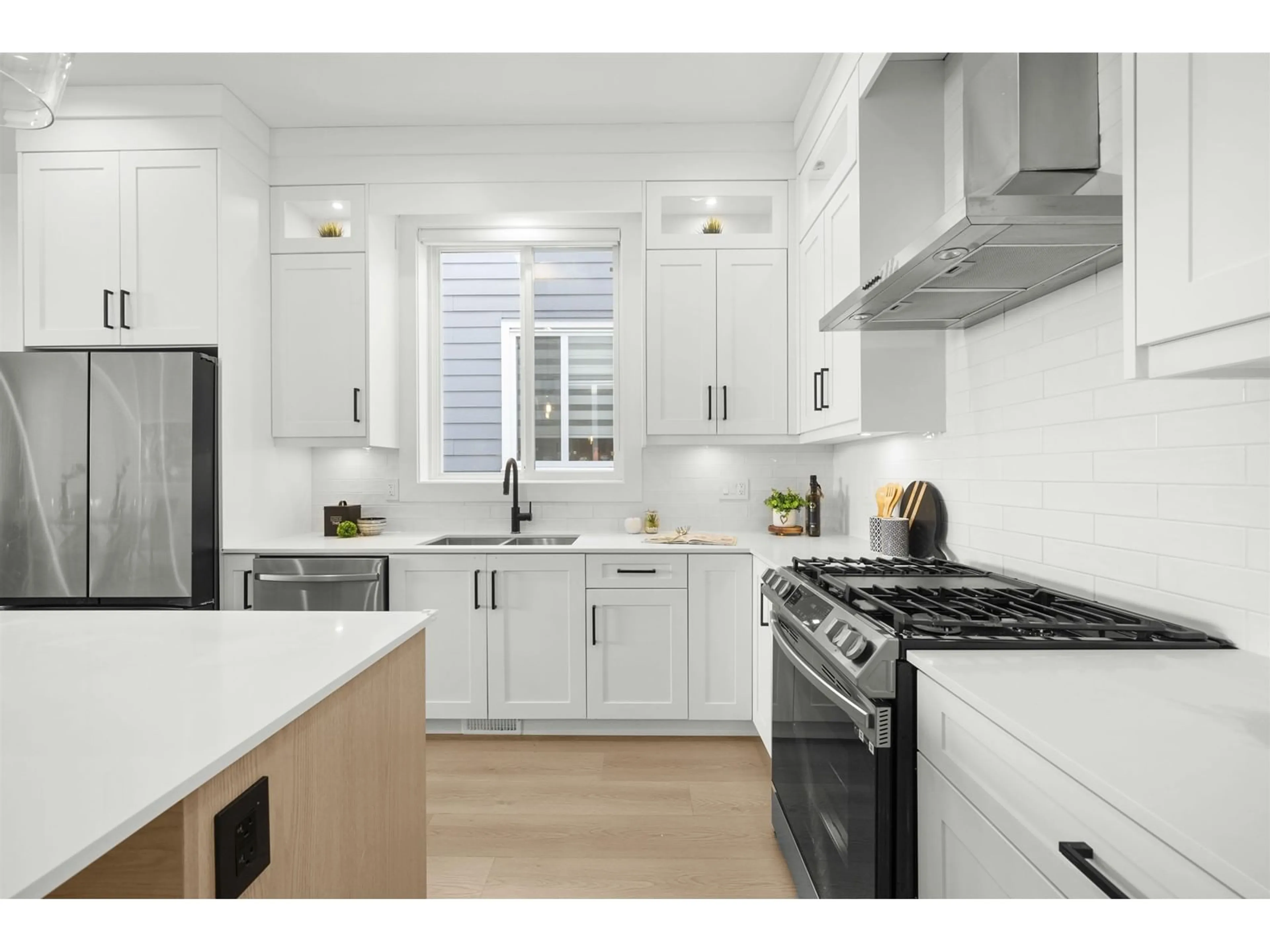Contemporary kitchen, unknown for 16722 16, Surrey British Columbia V3S9X7