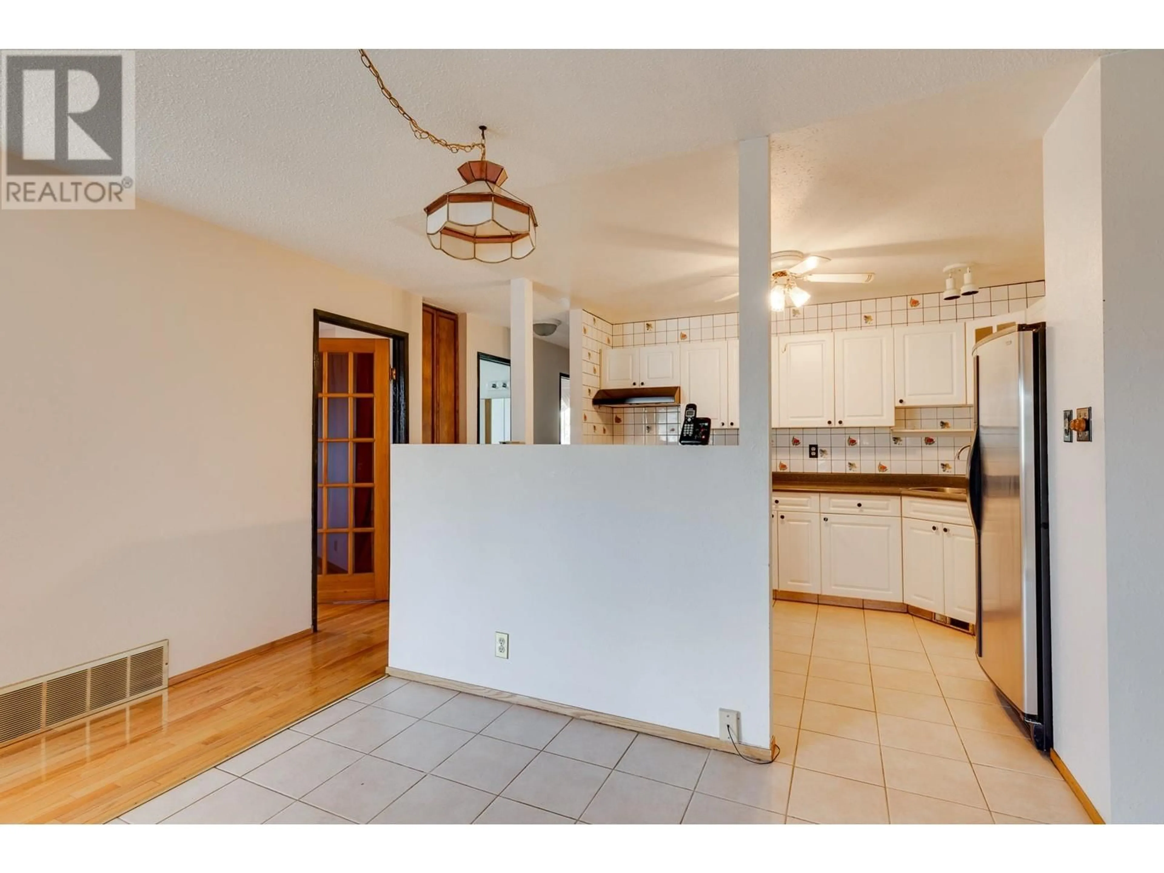 Open concept kitchen, unknown for 2304 VICTORIA STREET, Prince George British Columbia V2L4Z5