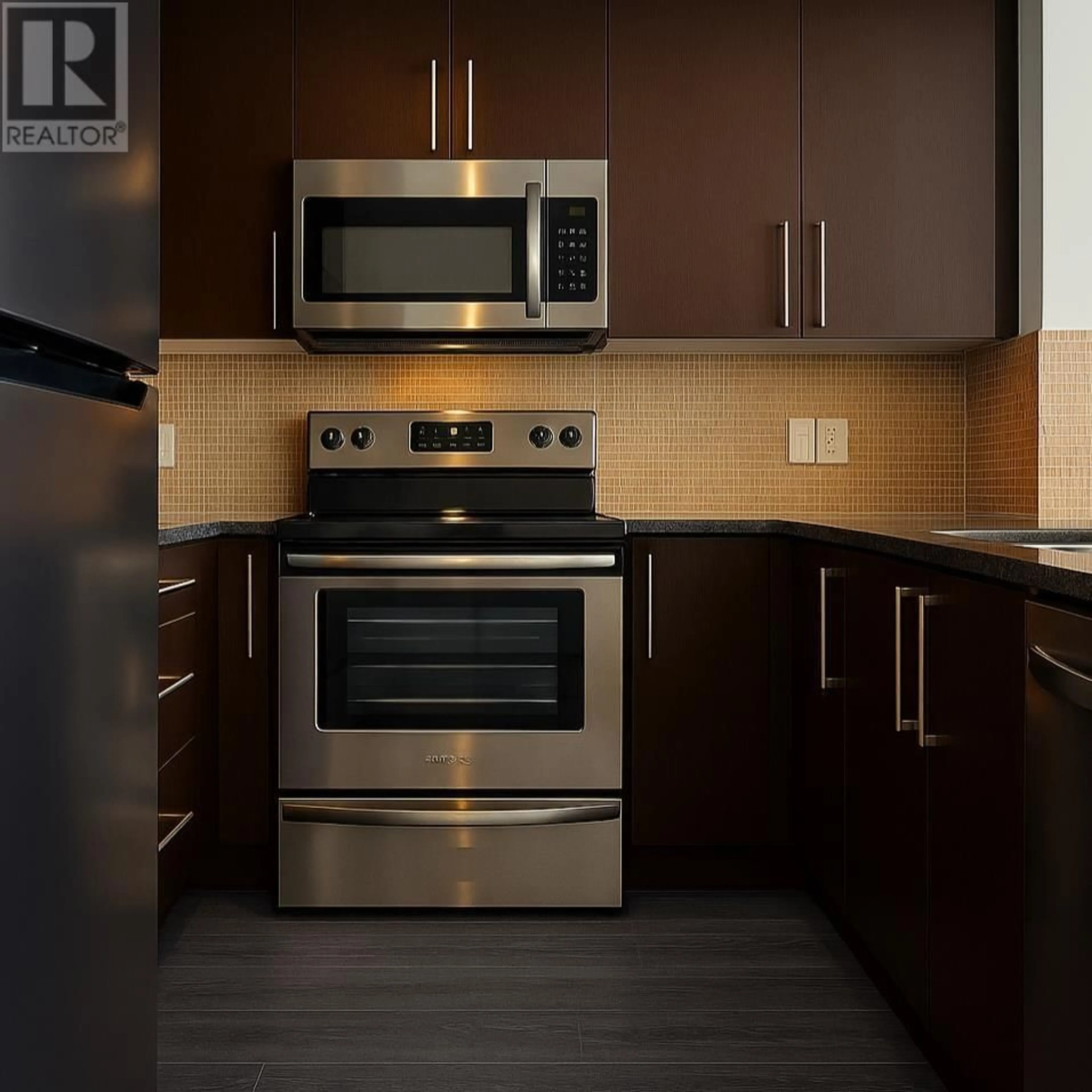 Standard kitchen, wood/laminate floor for 3907 - 888 CARNARVON STREET, New Westminster British Columbia V3M0C6
