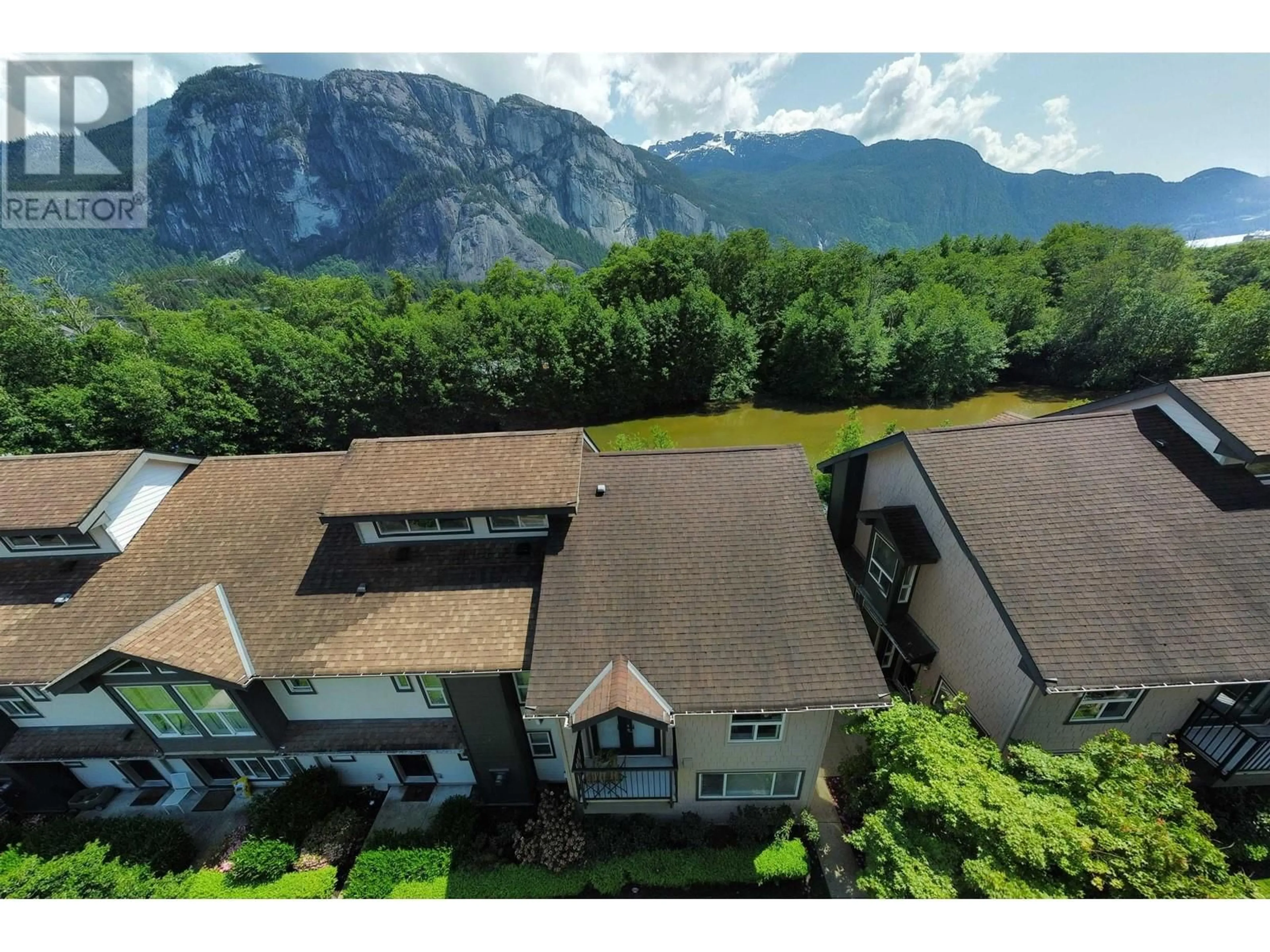A pic from outside/outdoor area/front of a property/back of a property/a pic from drone, mountain view for 16 - 1204 MAIN STREET, Squamish British Columbia V8B0S3