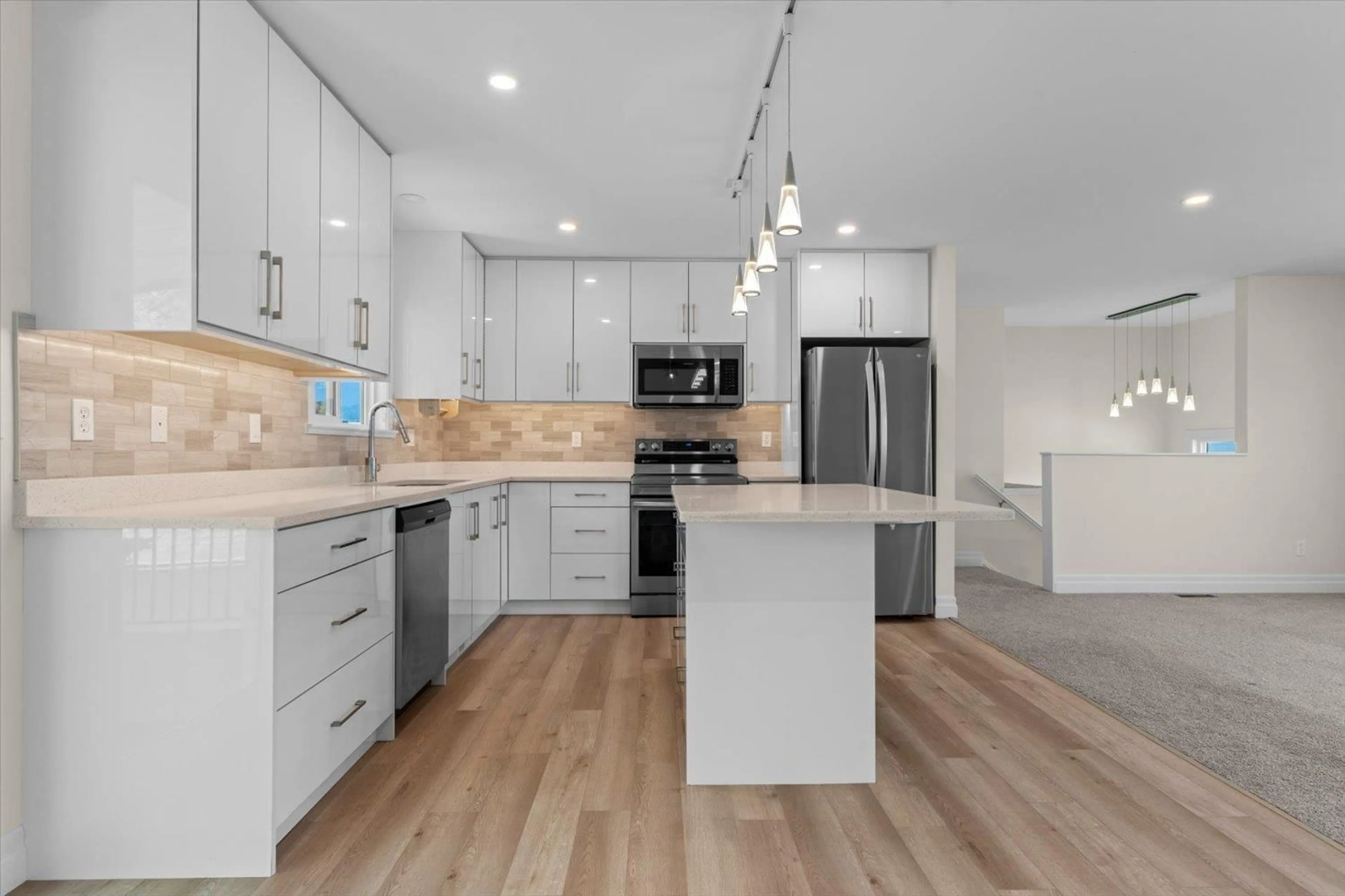 Open concept kitchen, unknown for 8780 BAKER DRIVE, Chilliwack British Columbia V2P7H2