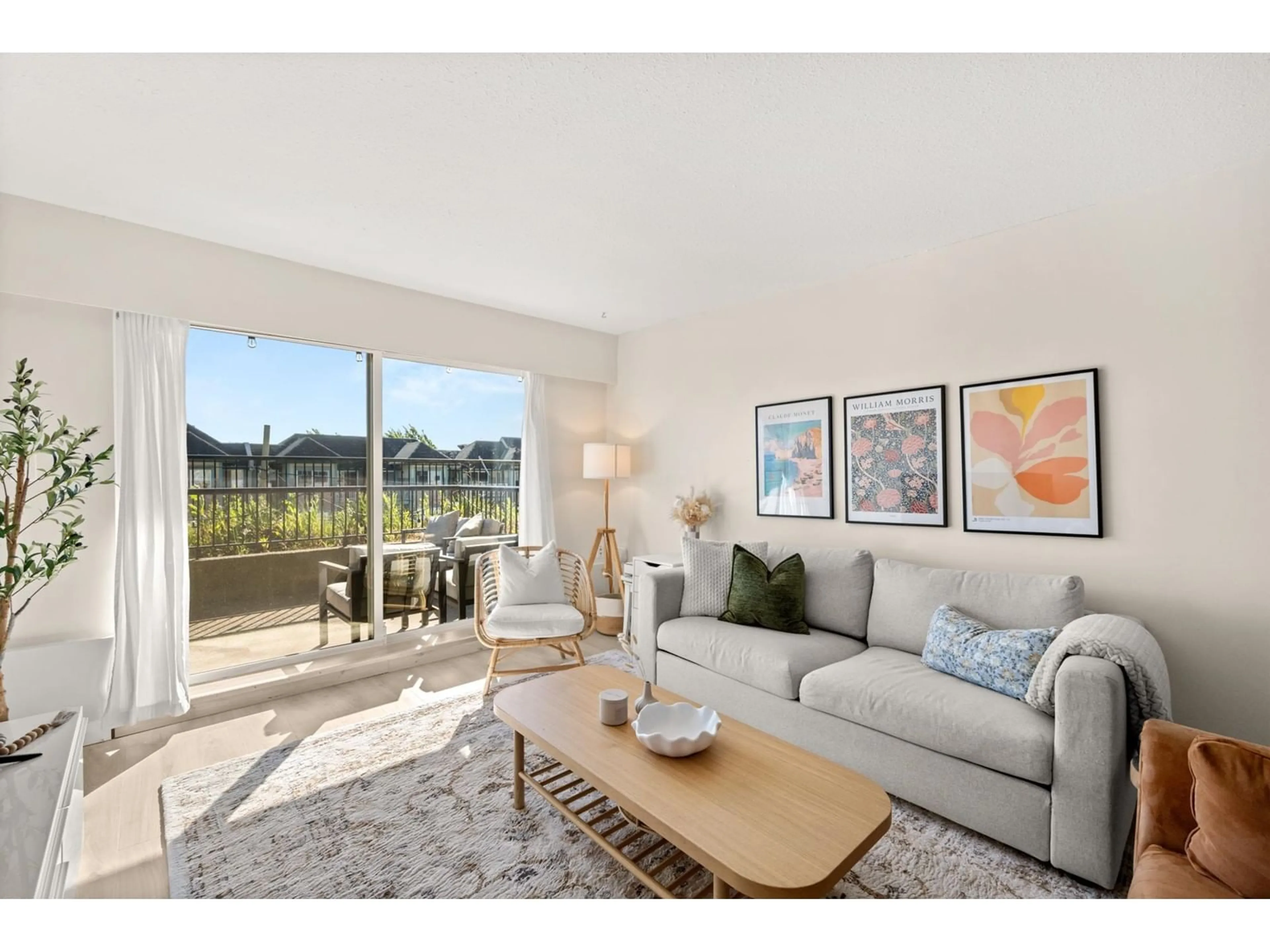 Living room with furniture, unknown for 111 - 2551 WILLOW, Abbotsford British Columbia V2S5Z9