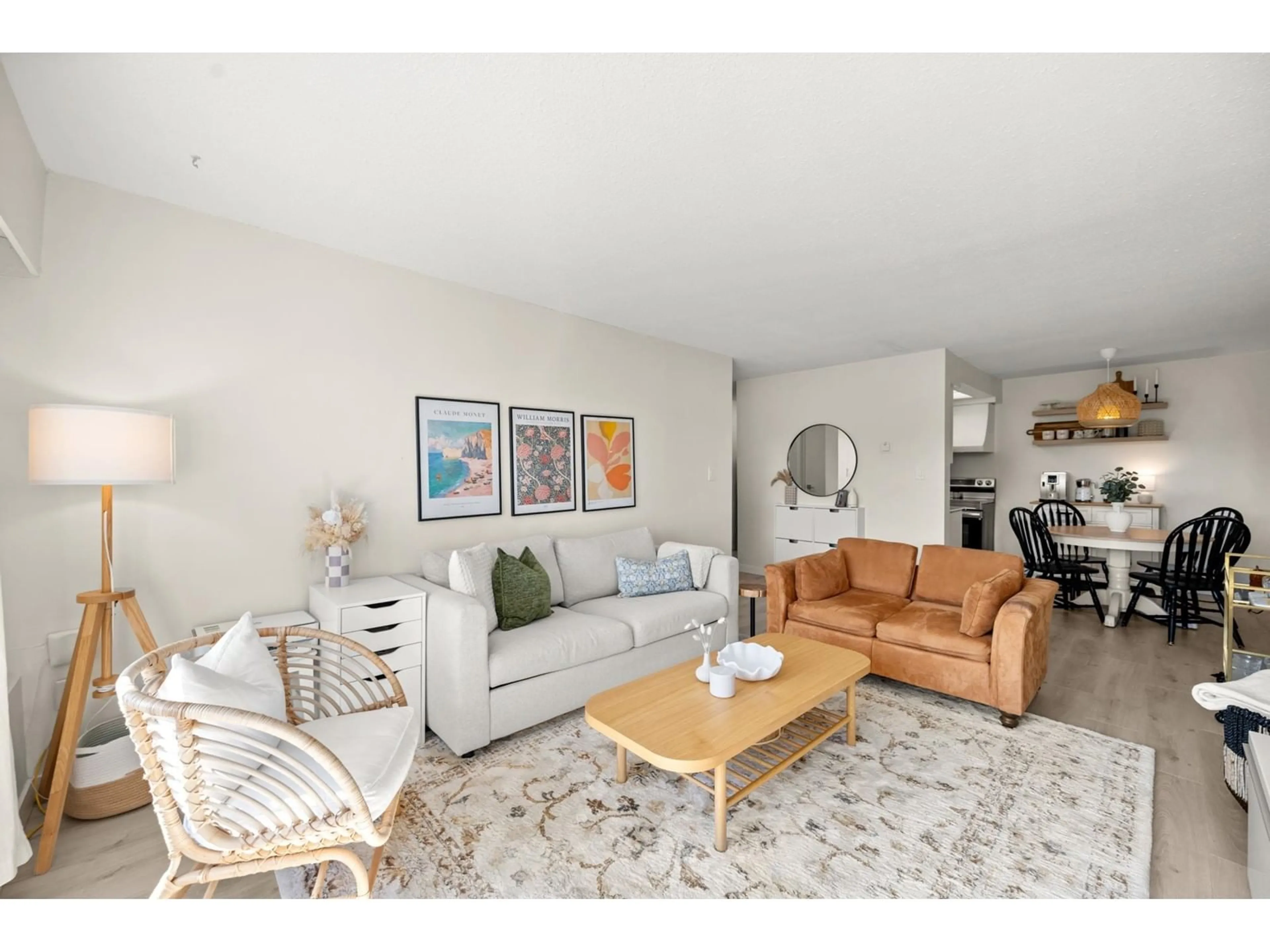 Living room with furniture, unknown for 111 - 2551 WILLOW, Abbotsford British Columbia V2S5Z9