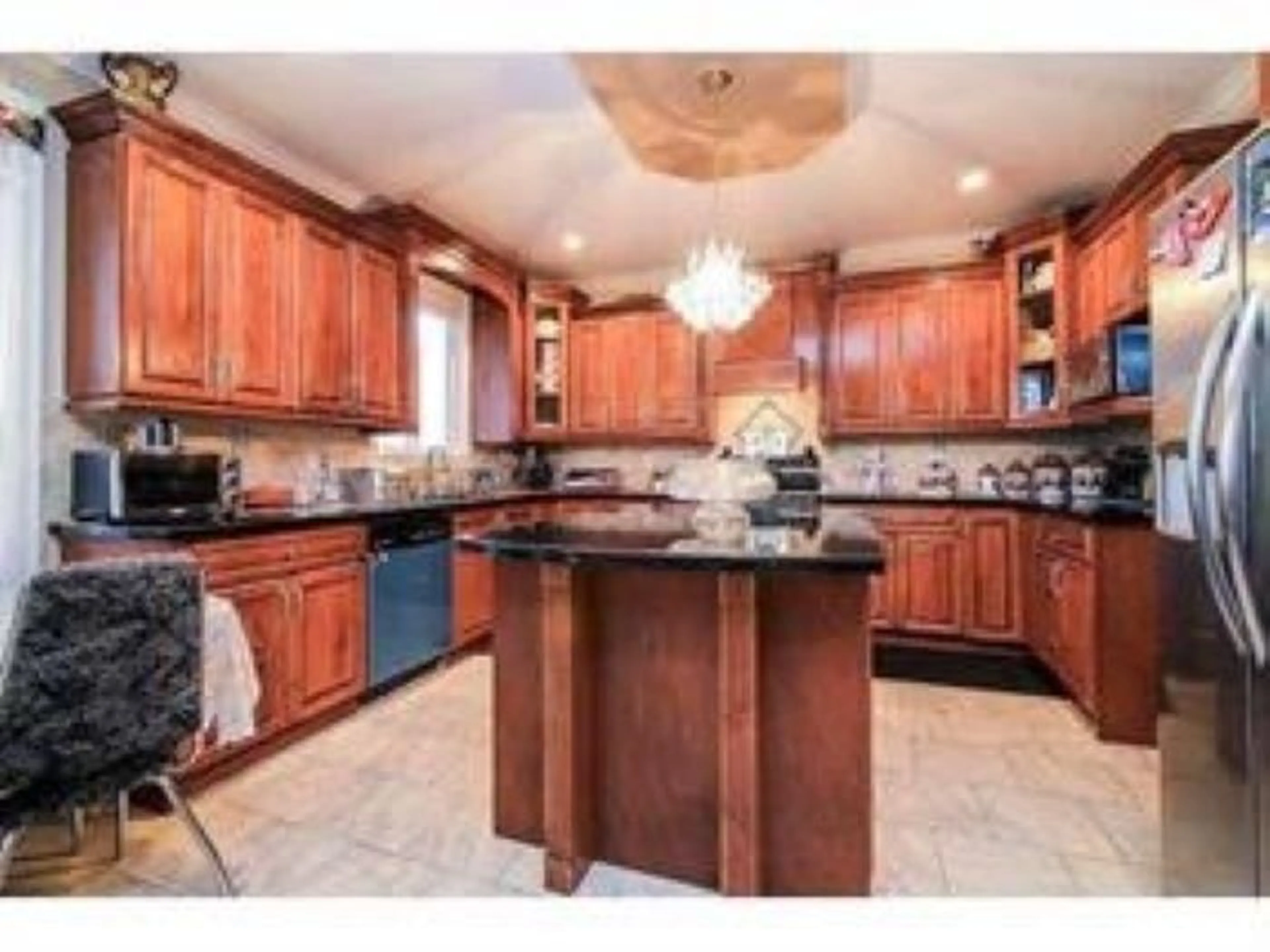 Open concept kitchen, unknown for 14160 62A, Surrey British Columbia V3X0B2