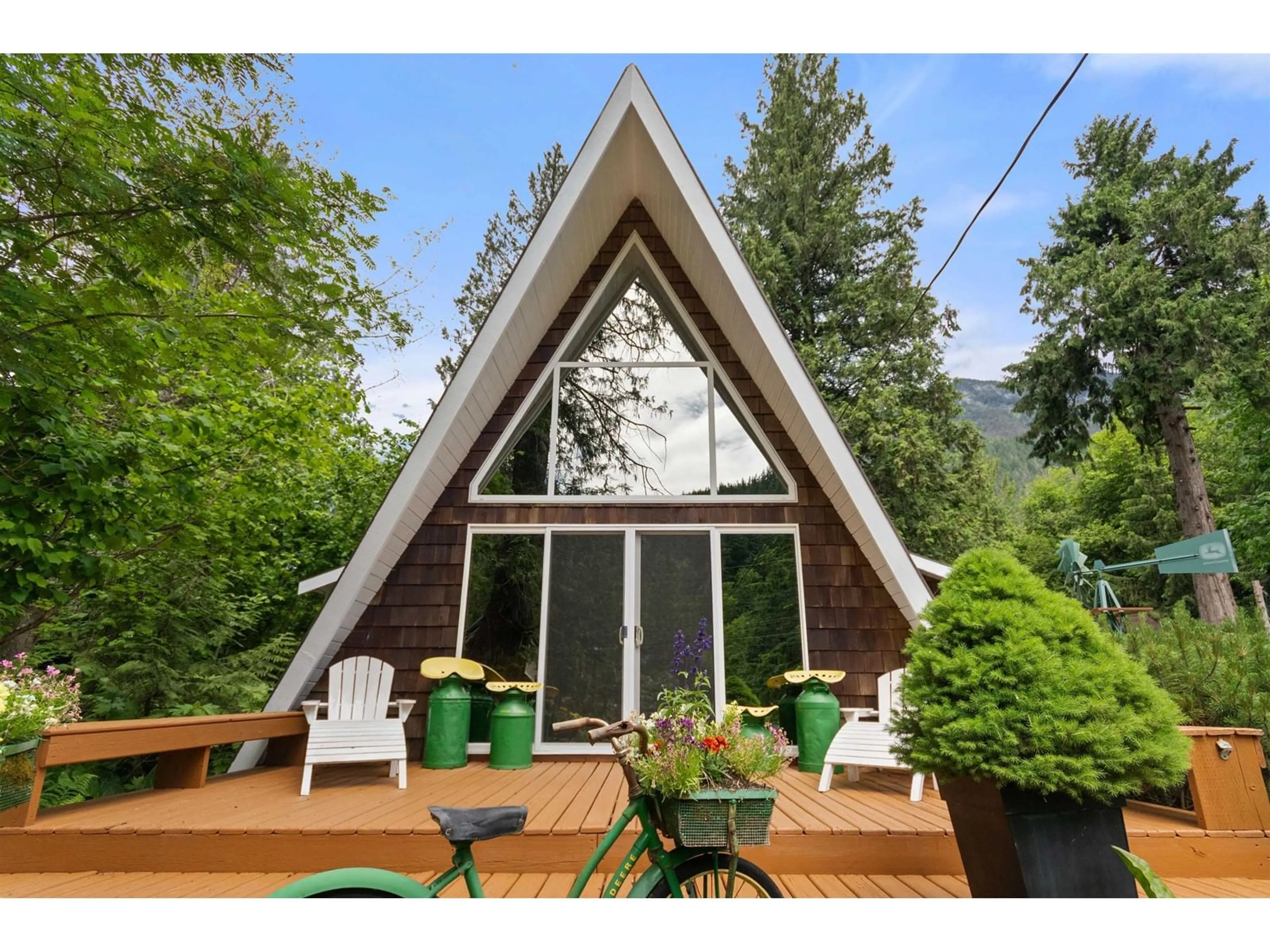 Home with vinyl exterior material, unknown for 66533 SUMMER ROAD, Hope British Columbia V0X1L1