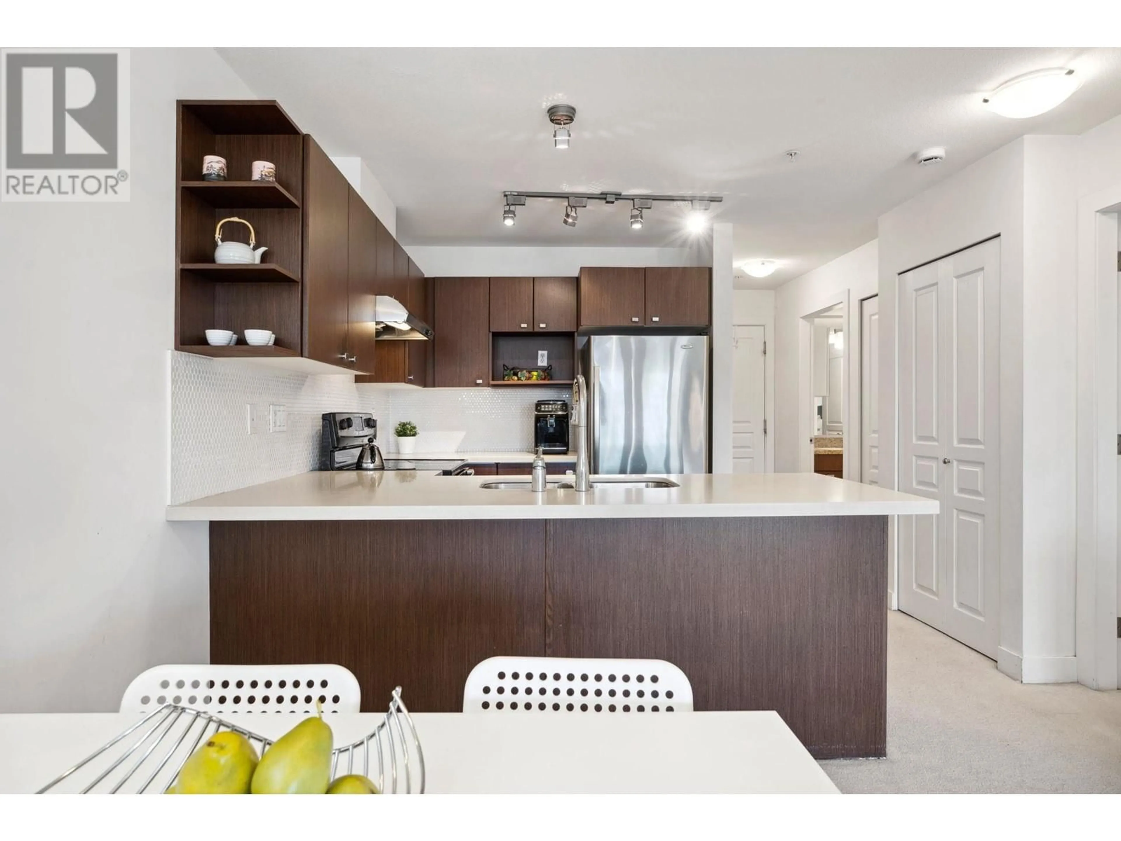 Contemporary kitchen, unknown for 312 - 738 29TH AVENUE, Vancouver British Columbia V5V0B6