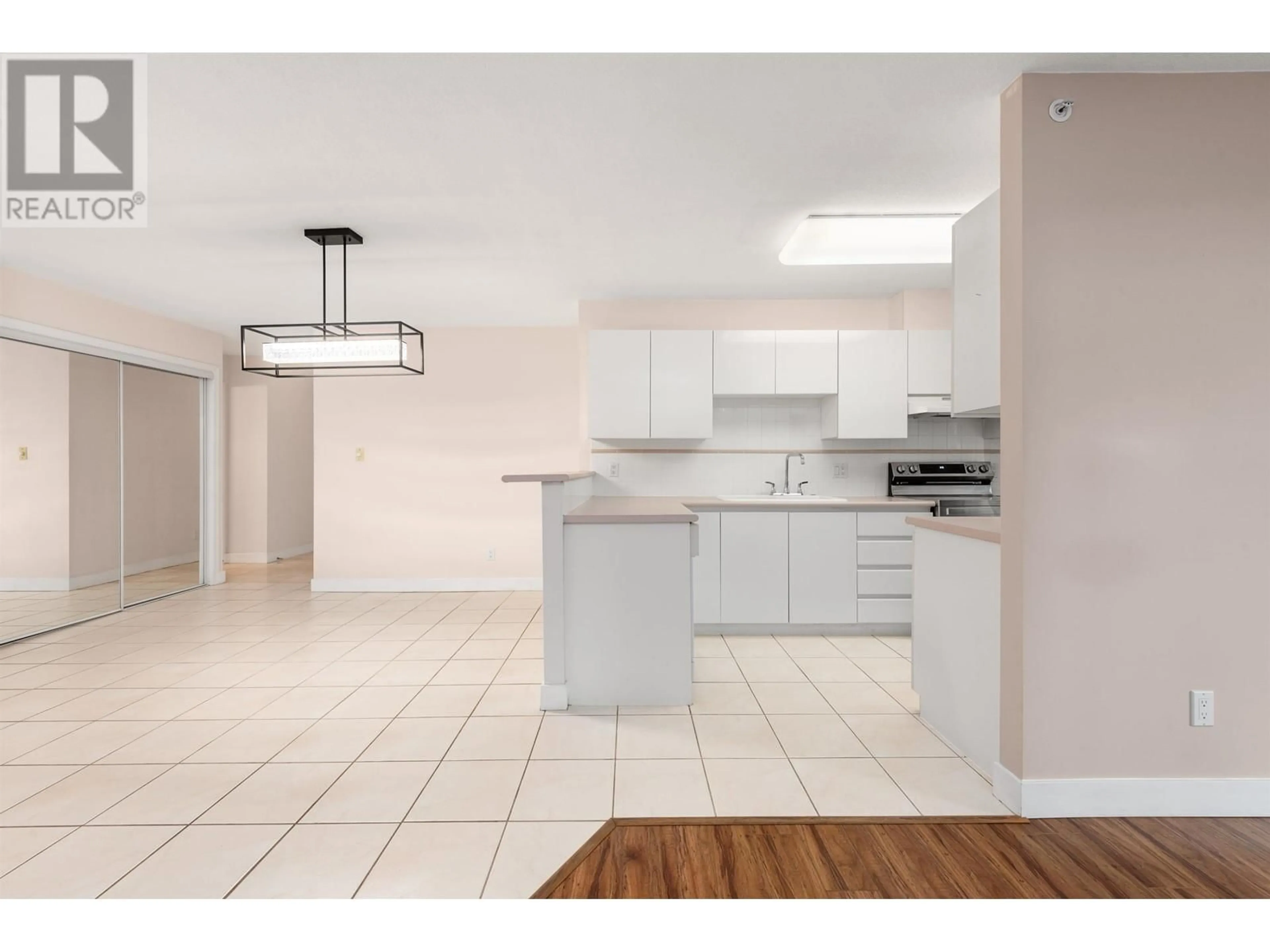 Open concept kitchen, unknown for 306 - 6622 SOUTHOAKS CRESCENT, Burnaby British Columbia V5E4K2