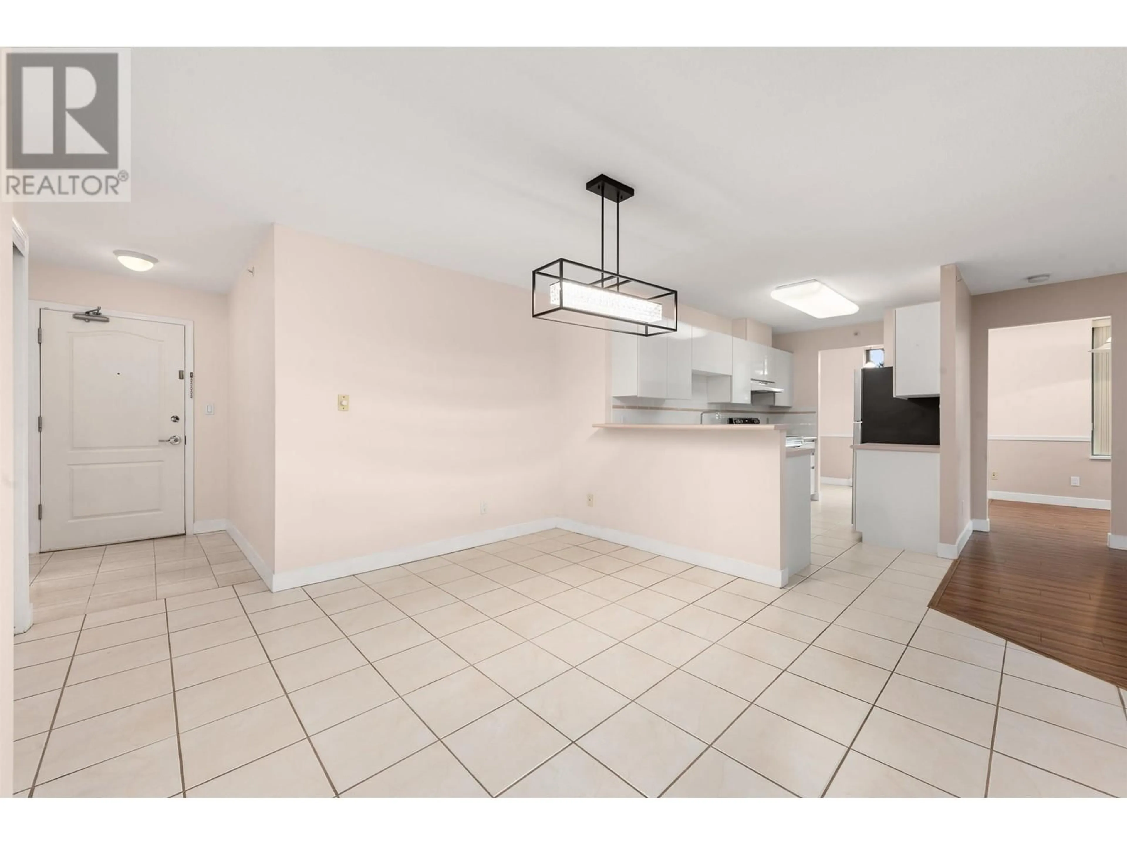 Unknown for 306 - 6622 SOUTHOAKS CRESCENT, Burnaby British Columbia V5E4K2