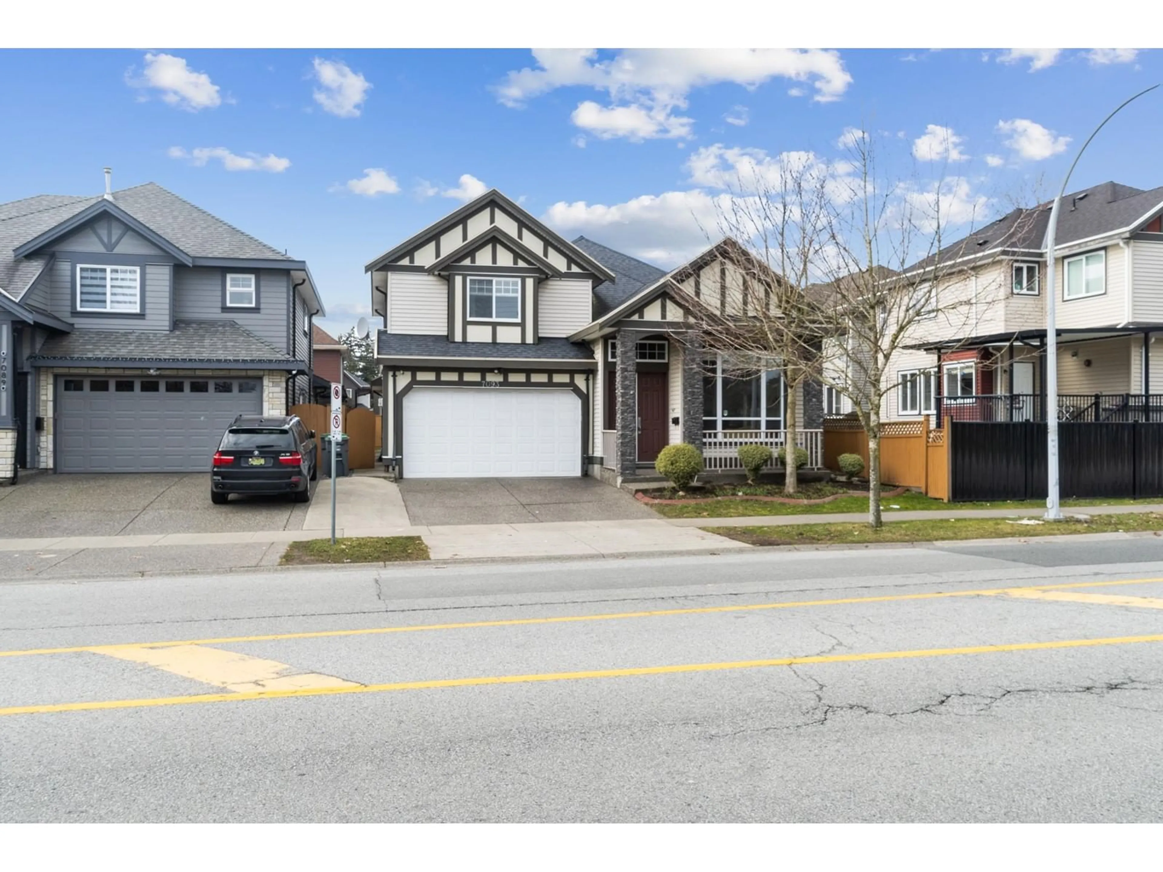 Unknown for 7093 126 STREET, Surrey British Columbia V3W4A8