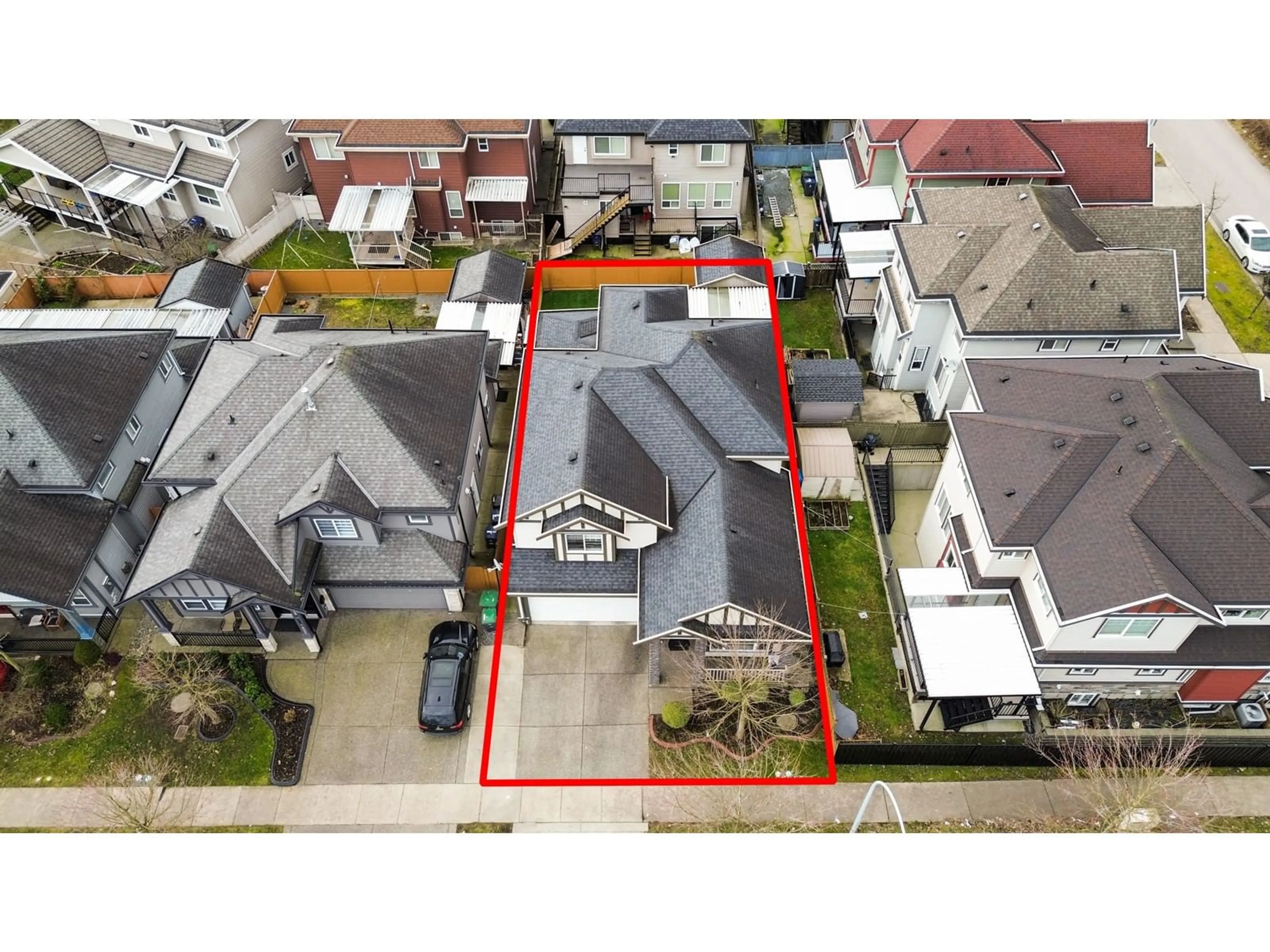 A pic from outside/outdoor area/front of a property/back of a property/a pic from drone, street for 7093 126 STREET, Surrey British Columbia V3W4A8