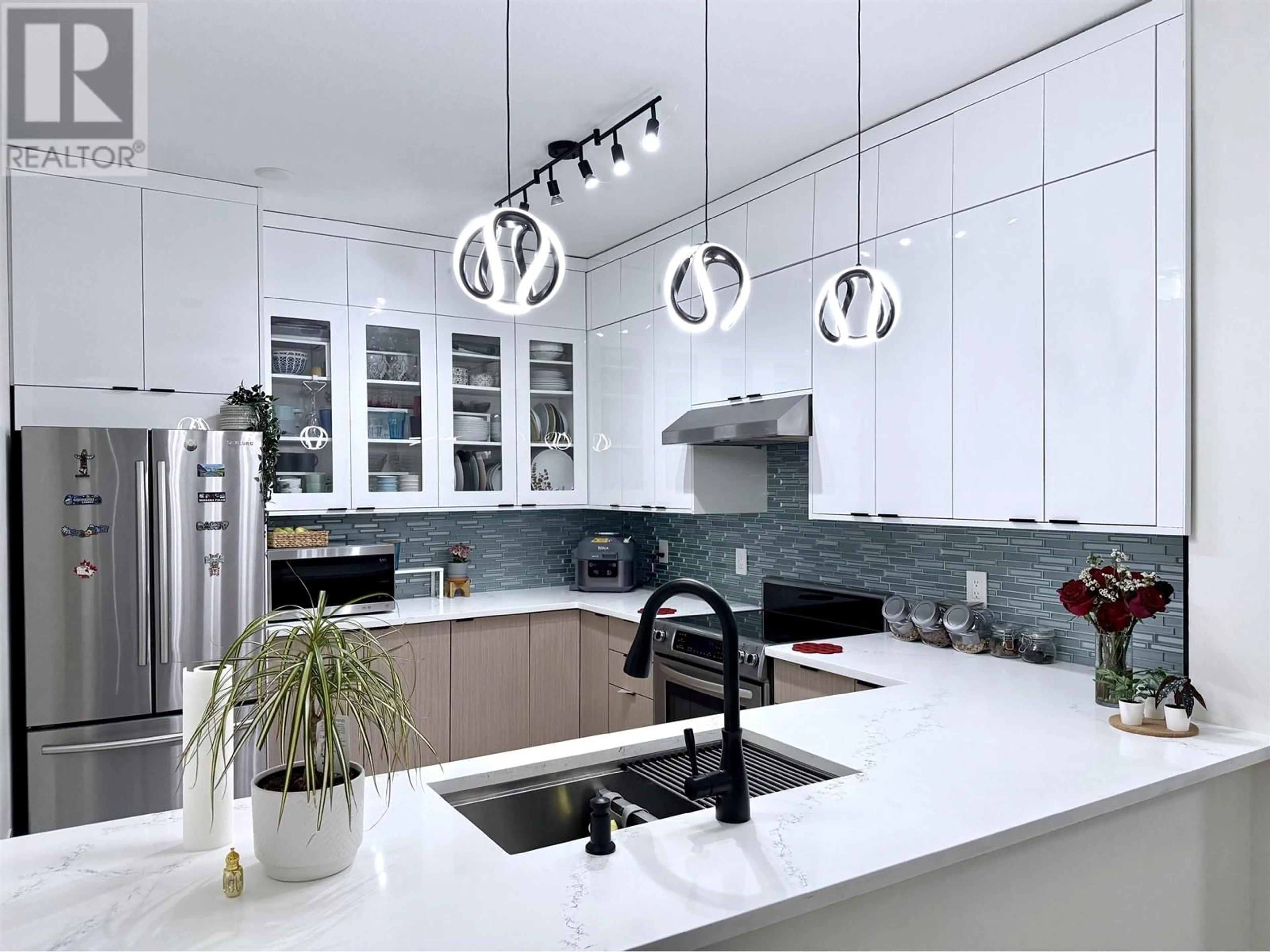 Contemporary kitchen, ceramic/tile floor for 208 - 83 STAR CRESCENT, New Westminster British Columbia V3M6X8