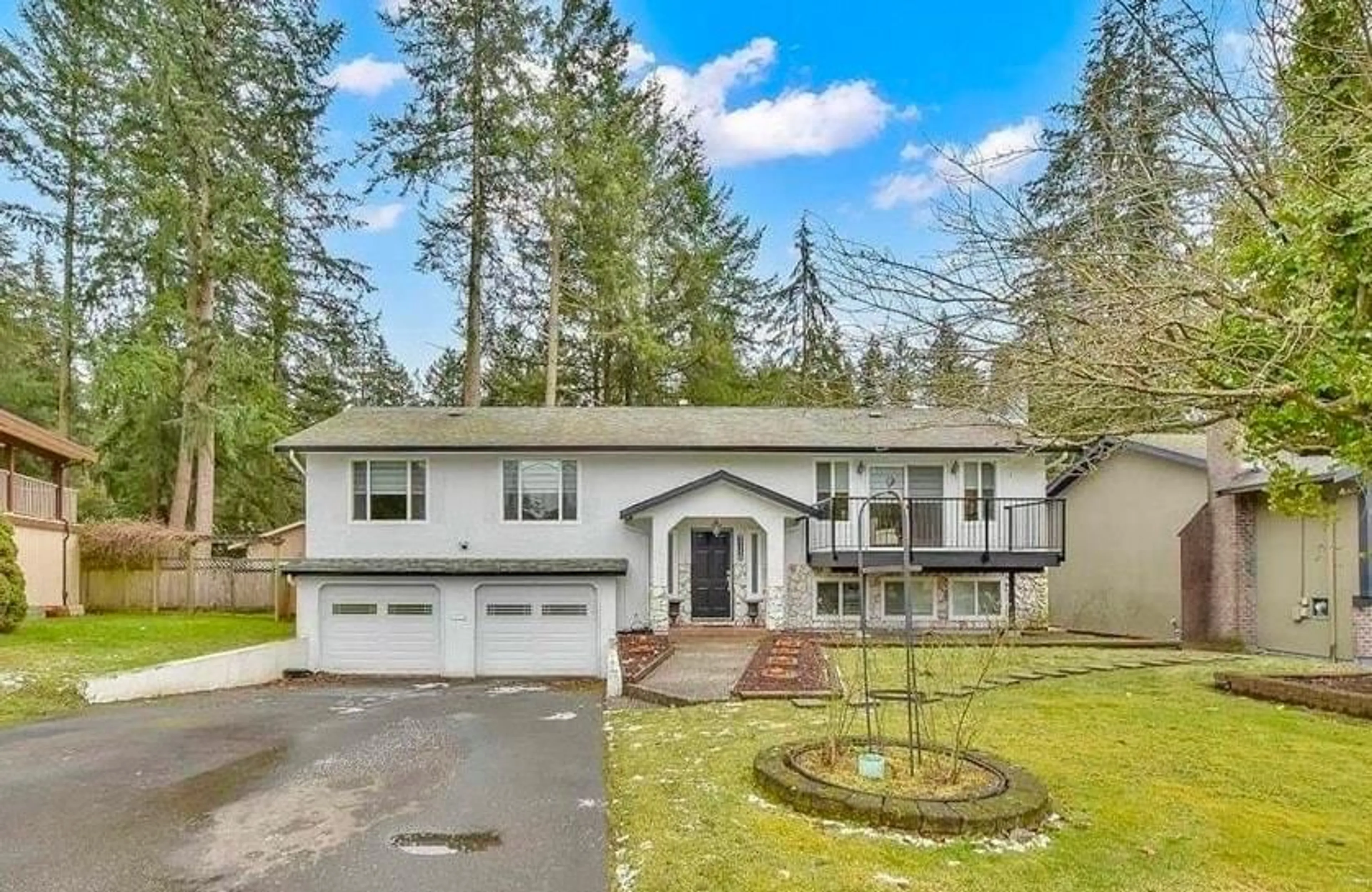 Home with vinyl exterior material, street for 11130 64A, Delta British Columbia V4E1E3
