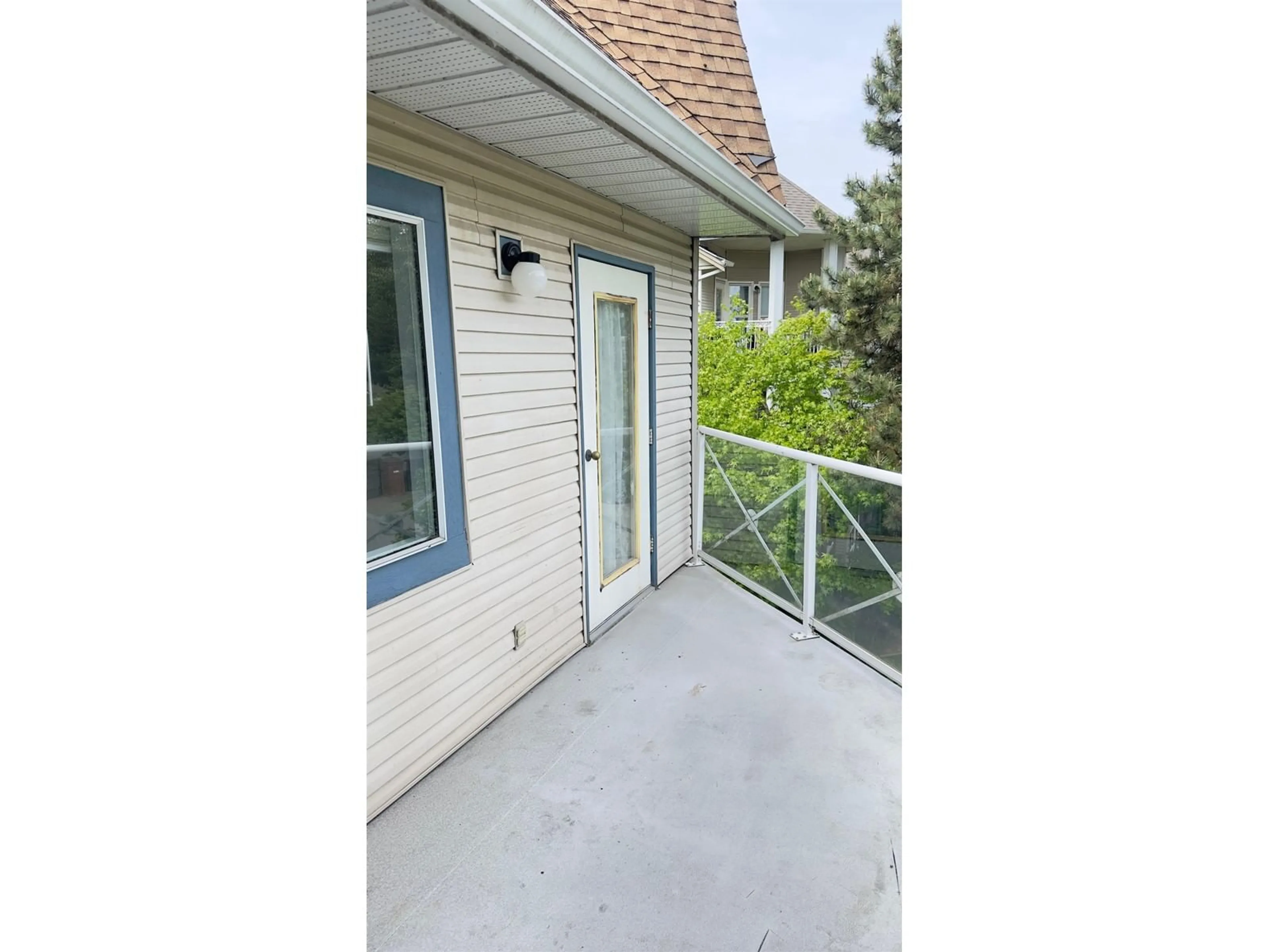 Patio, water/lake/river/ocean view for 506 - 12101 80, Surrey British Columbia V3W5V6