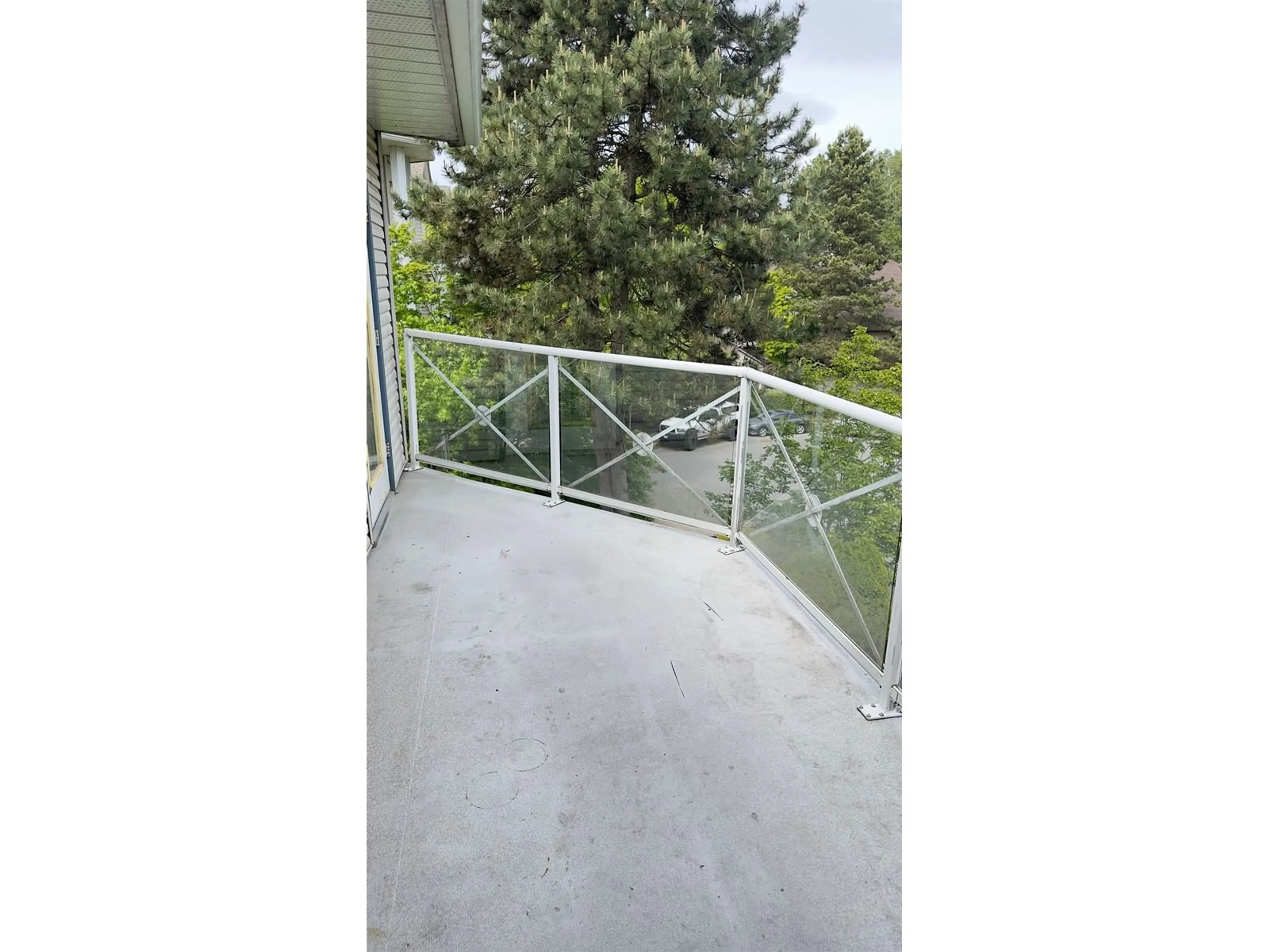 Balcony in the apartment, unknown for 506 - 12101 80, Surrey British Columbia V3W5V6