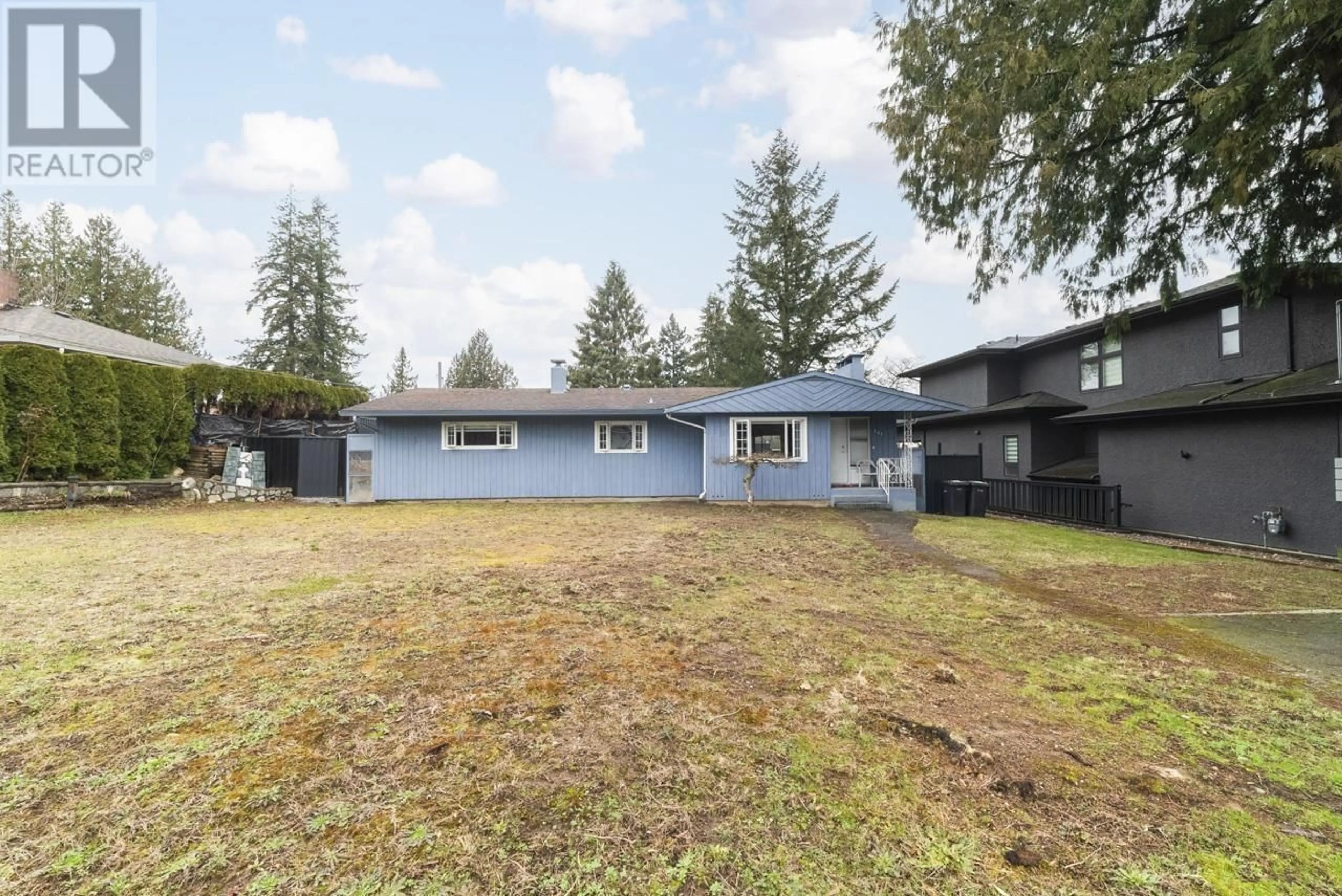 A pic from outside/outdoor area/front of a property/back of a property/a pic from drone, unknown for 761 COTTONWOOD AVENUE, Coquitlam British Columbia V3J2S8
