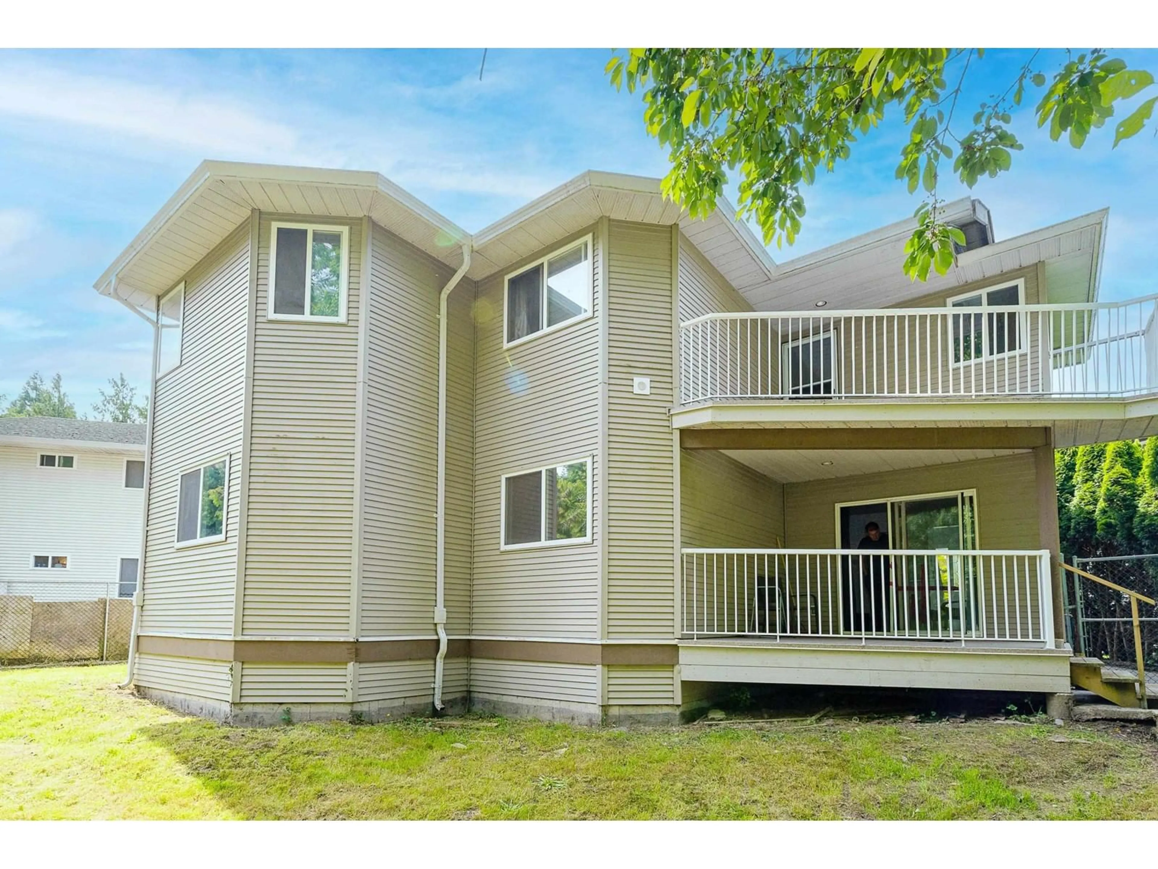 Unknown for 27269 32B, Langley British Columbia V4W3H8