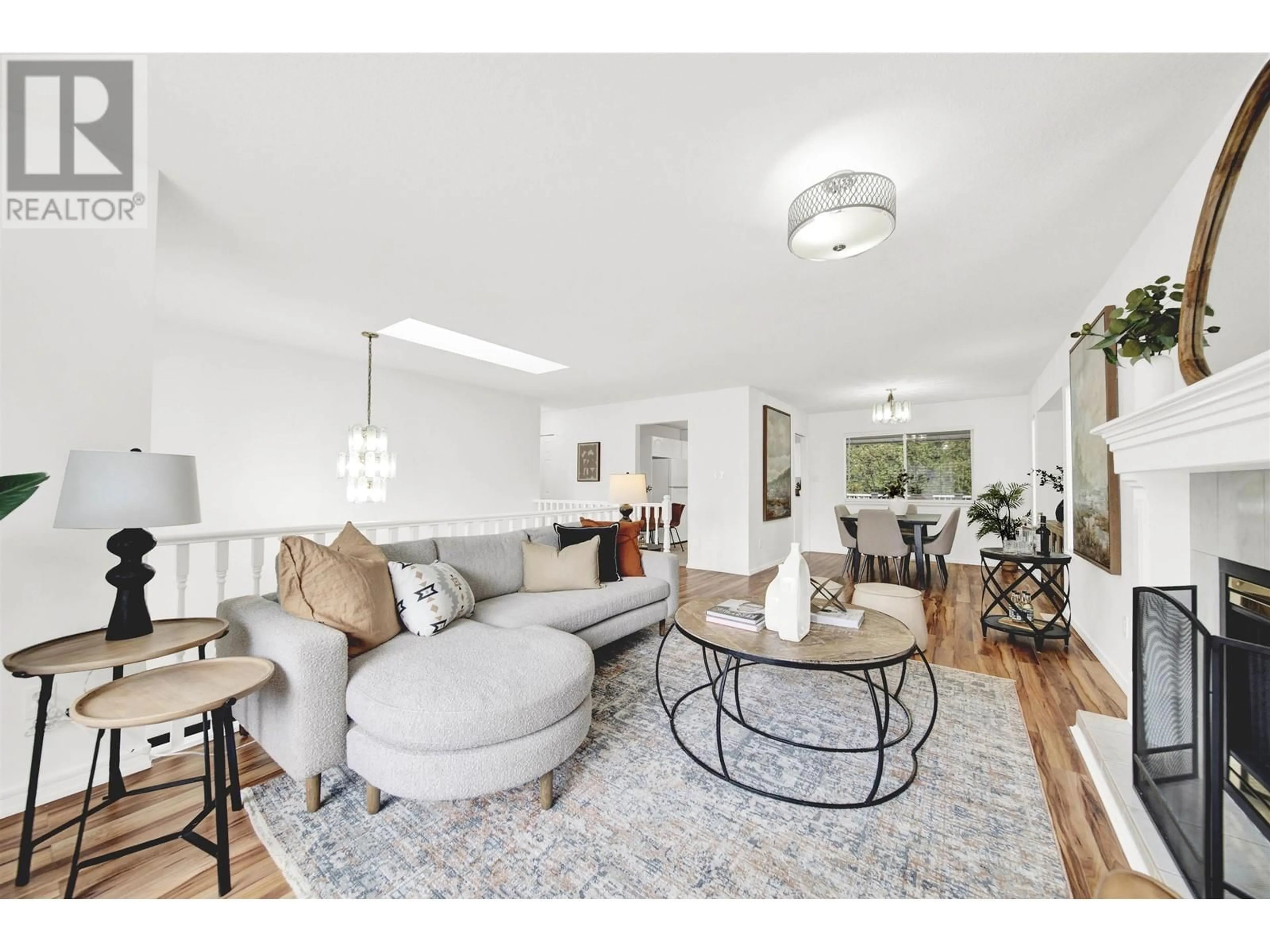 Living room with furniture, unknown for 21209 DEWDNEY TRUNK ROAD, Maple Ridge British Columbia V4N4V5