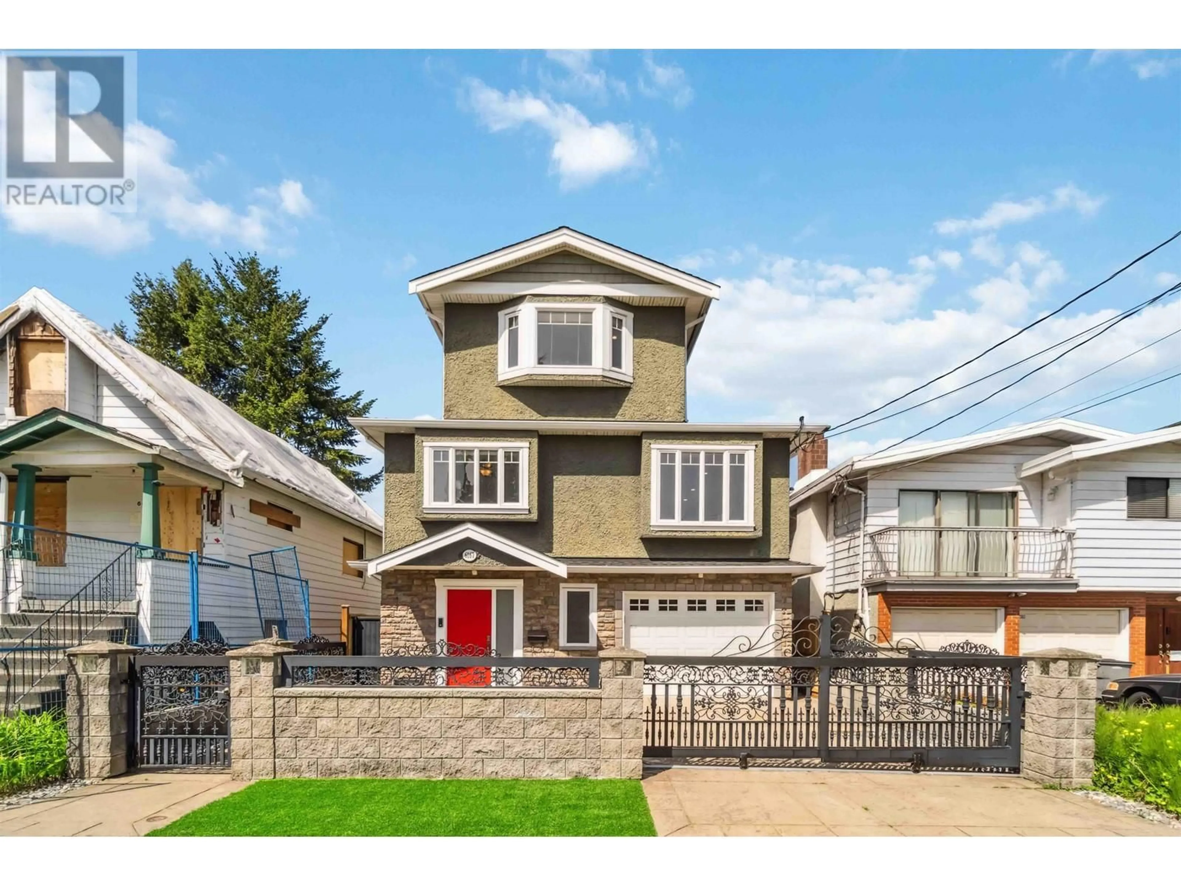 Home with vinyl exterior material, street for 6167 COMMERCIAL STREET, Vancouver British Columbia V5P3P2