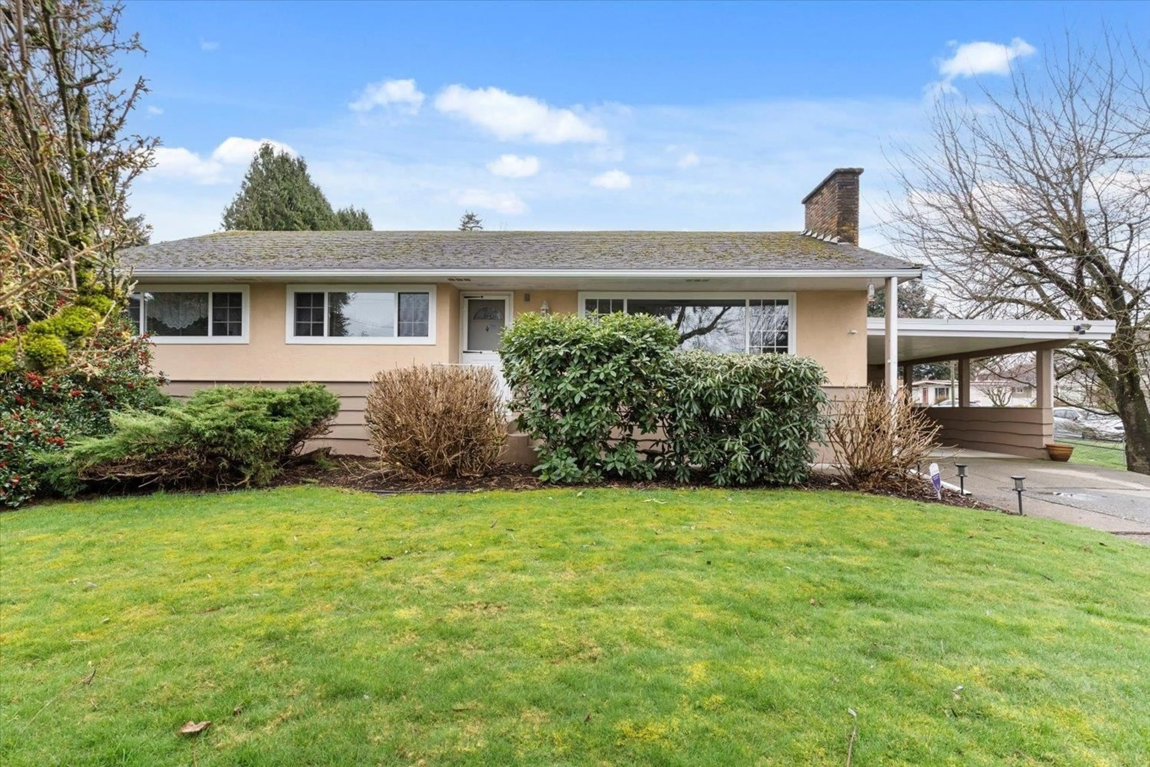 Home with vinyl exterior material, unknown for 46268 STRATHCONA ROAD, Chilliwack British Columbia V2P3T3