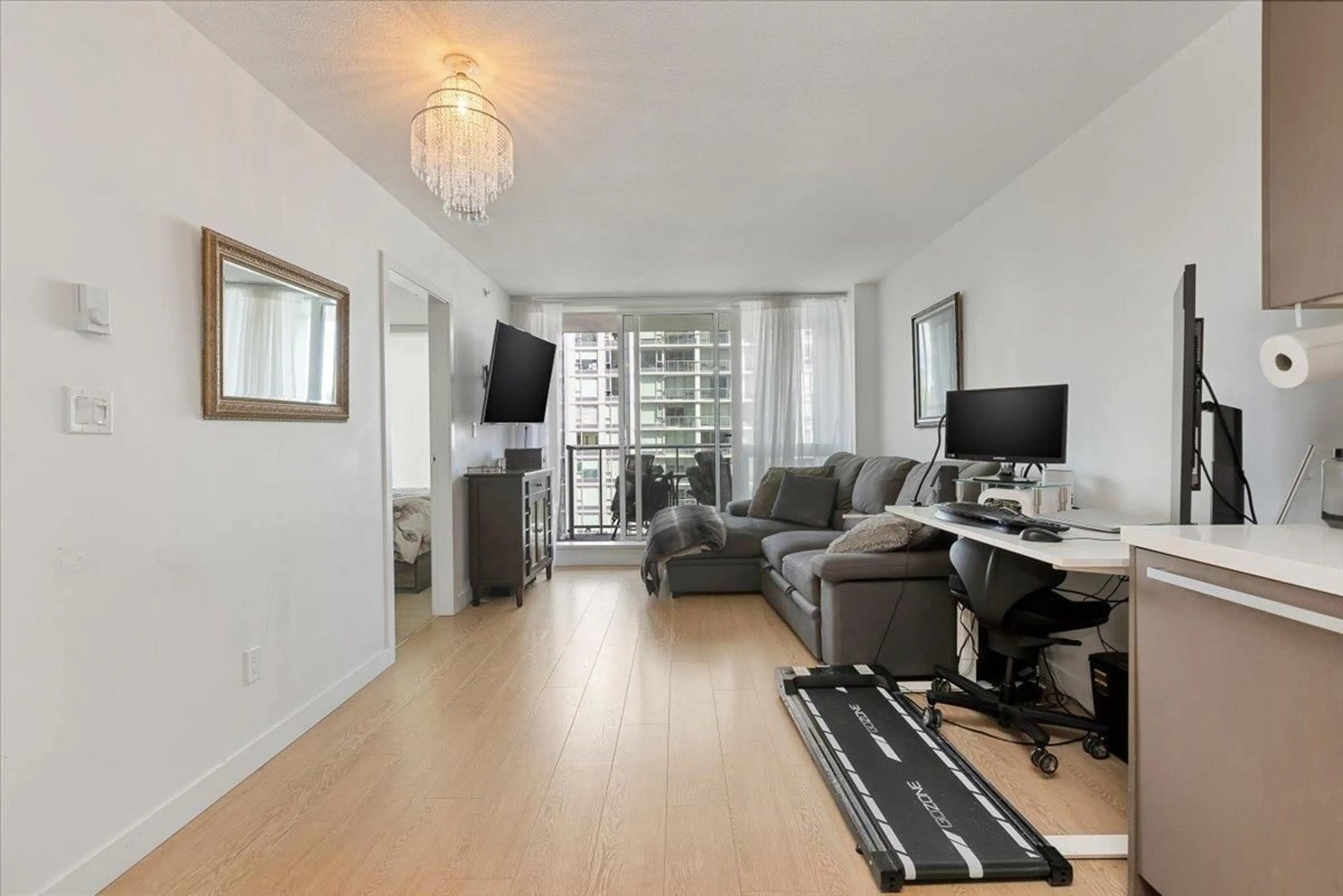 Living room with furniture, unknown for 1015 - 13696 100, Surrey British Columbia V3T0L5
