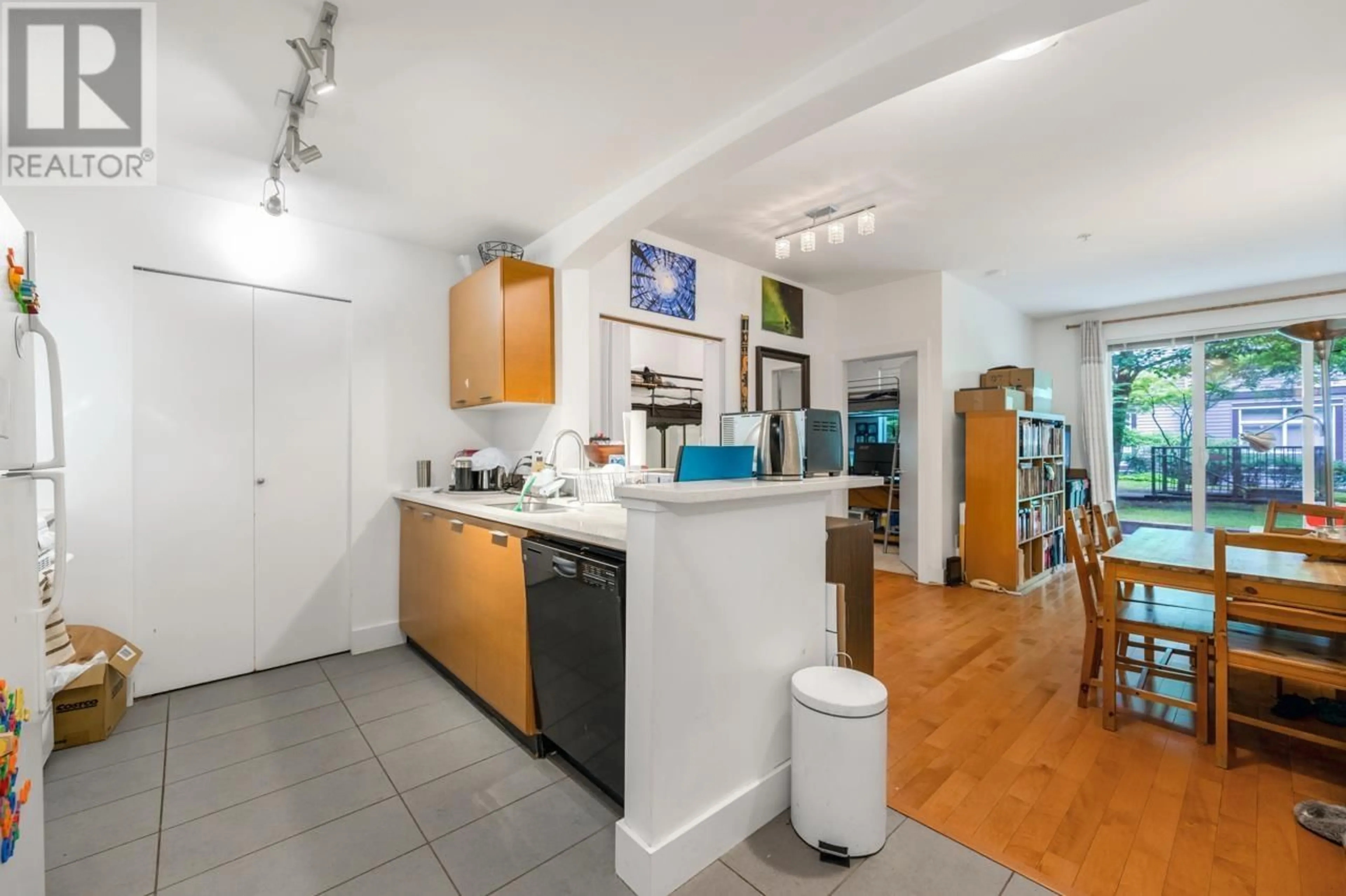 Open concept kitchen, unknown for 122 - 6033 KATSURA STREET, Richmond British Columbia V6Y0B3
