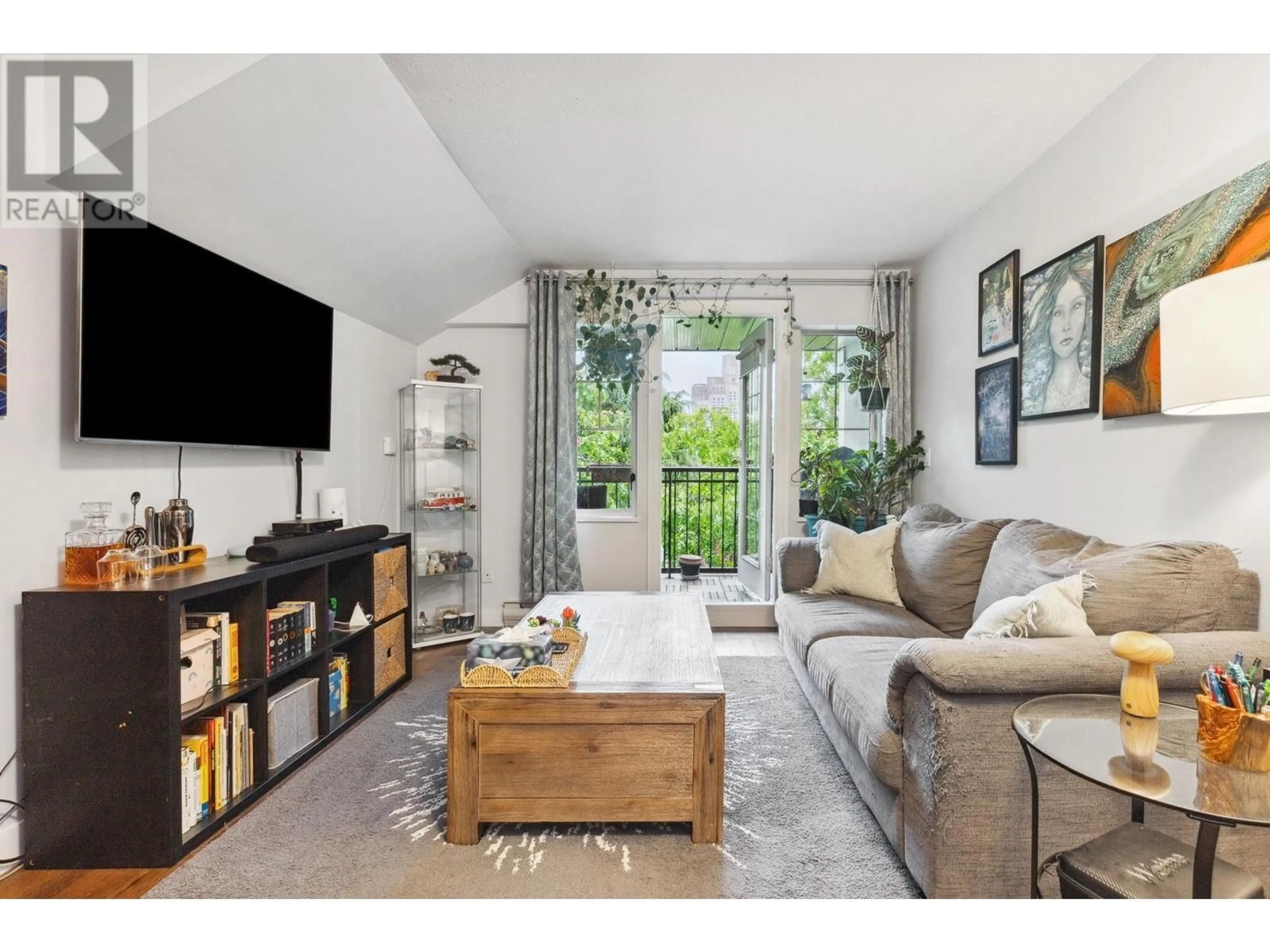Living room with furniture, unknown for 407 - 929 16TH AVENUE, Vancouver British Columbia V5Z1T3