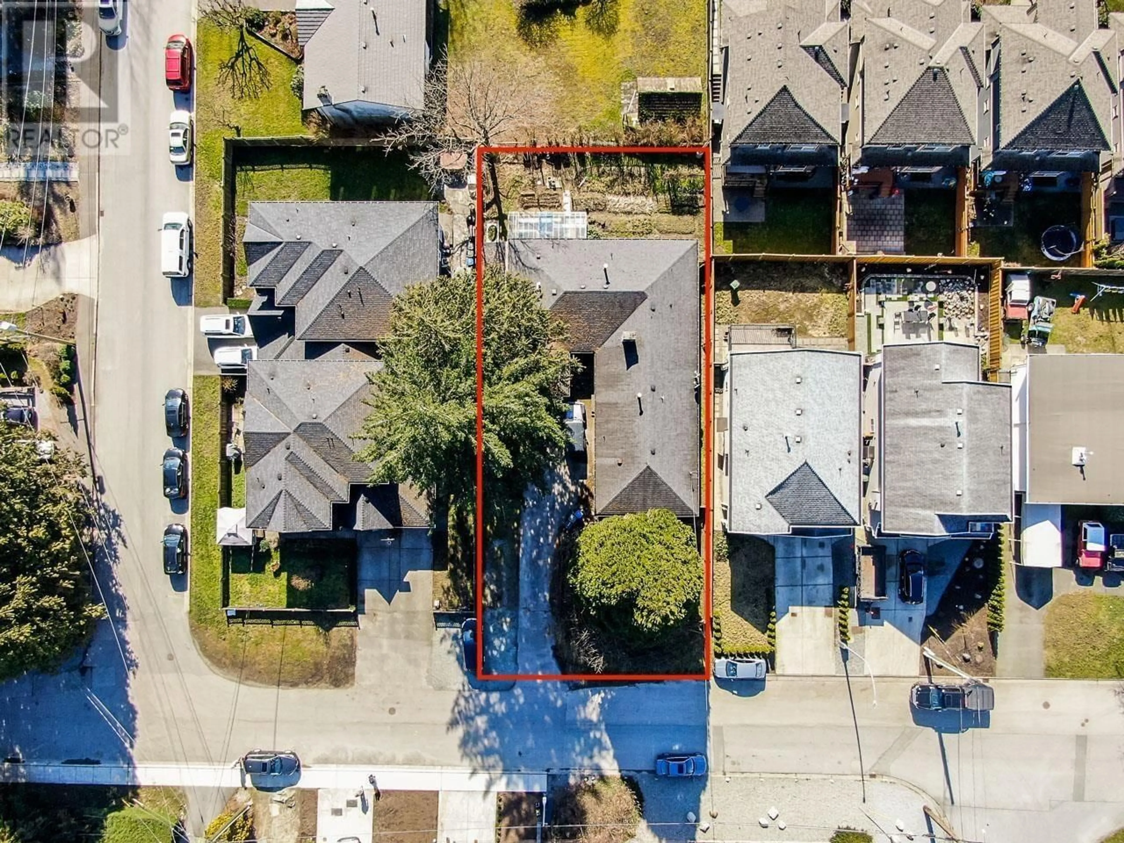 A pic from outside/outdoor area/front of a property/back of a property/a pic from drone, street for 2390 - 2394 KITCHENER AVENUE, Port Coquitlam British Columbia V3B2A9