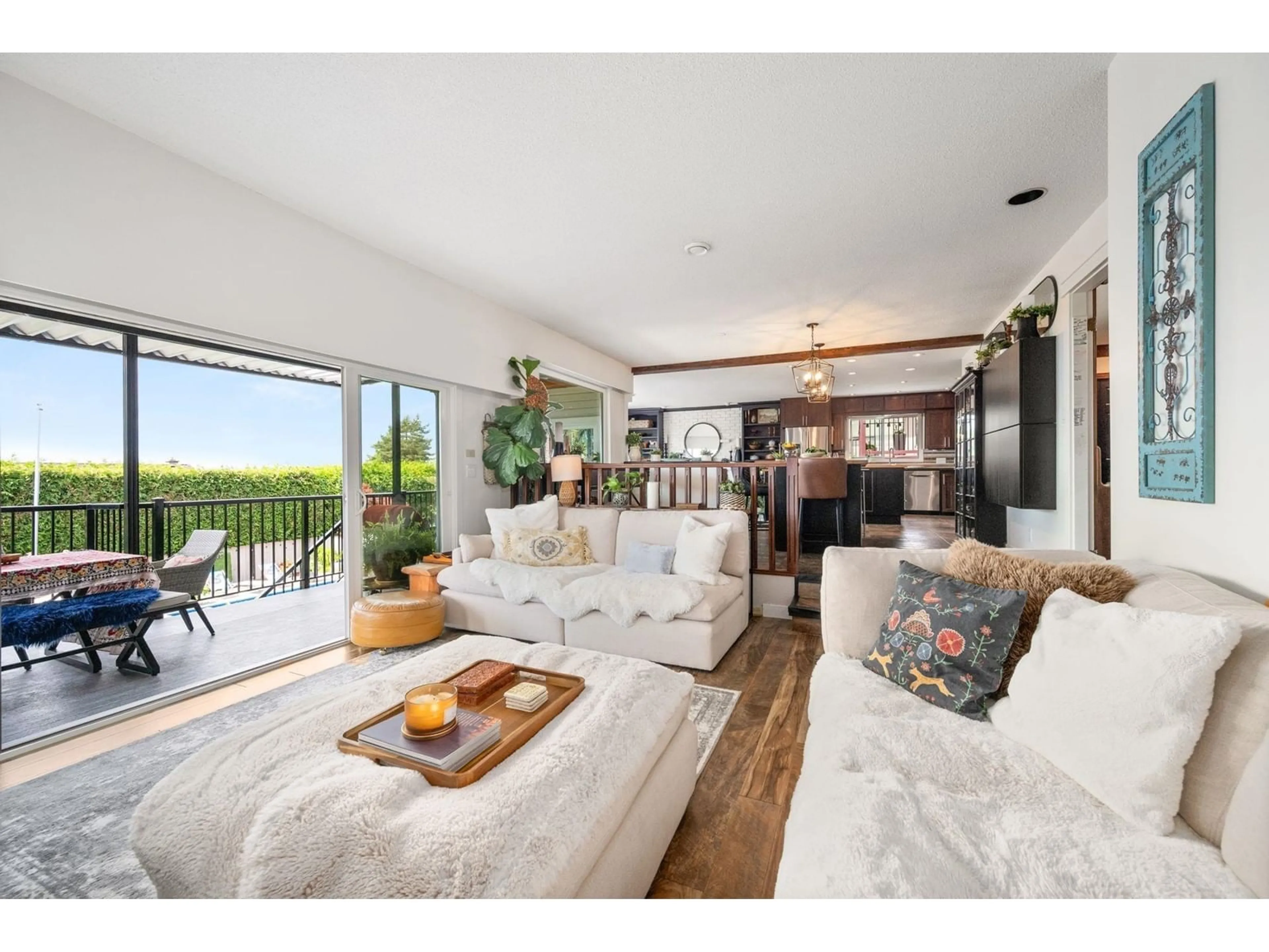 Living room with furniture, wood/laminate floor for 7685 GARRETT, Delta British Columbia V4C7P3