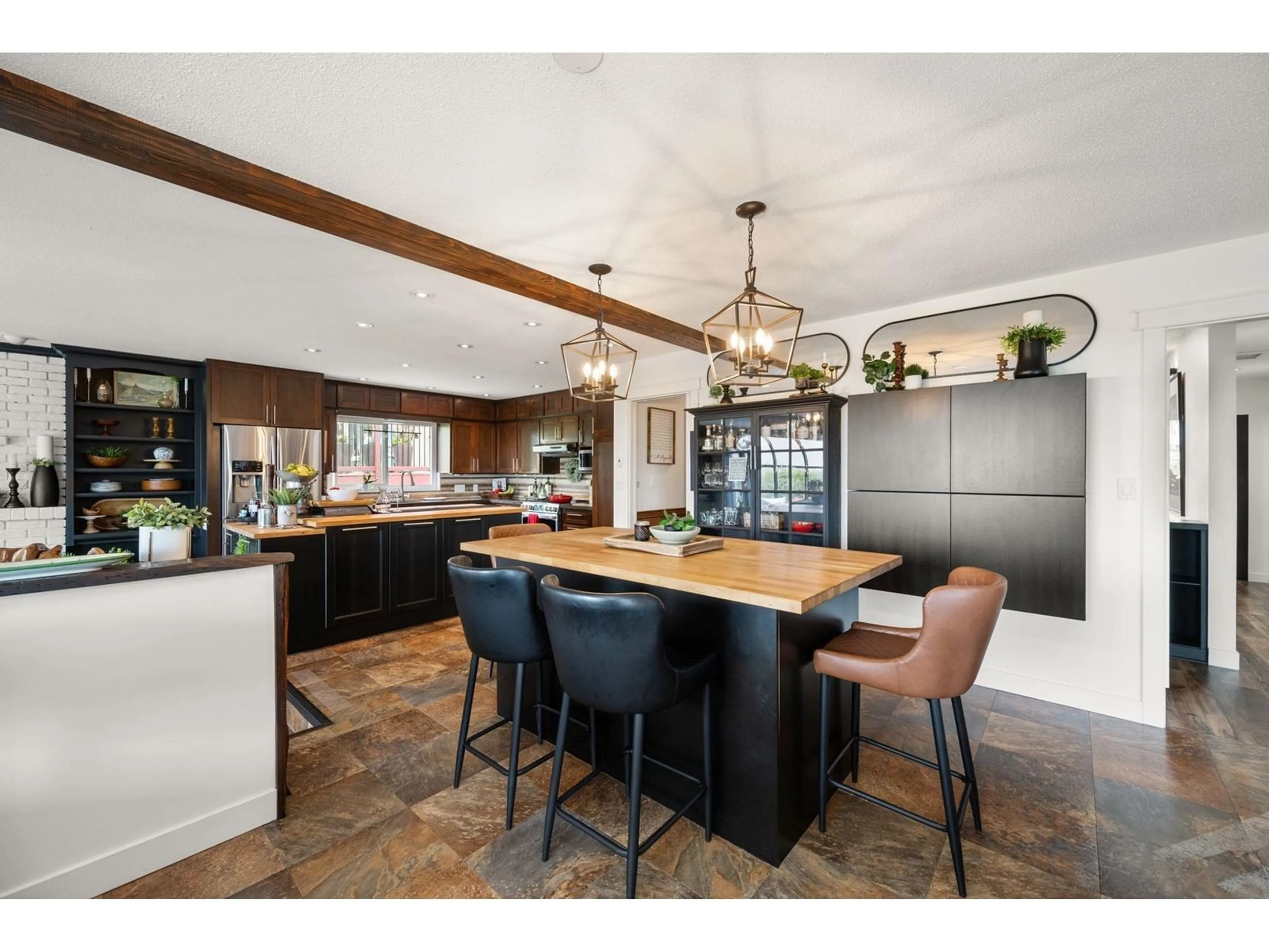 Open concept kitchen, unknown for 7685 GARRETT, Delta British Columbia V4C7P3