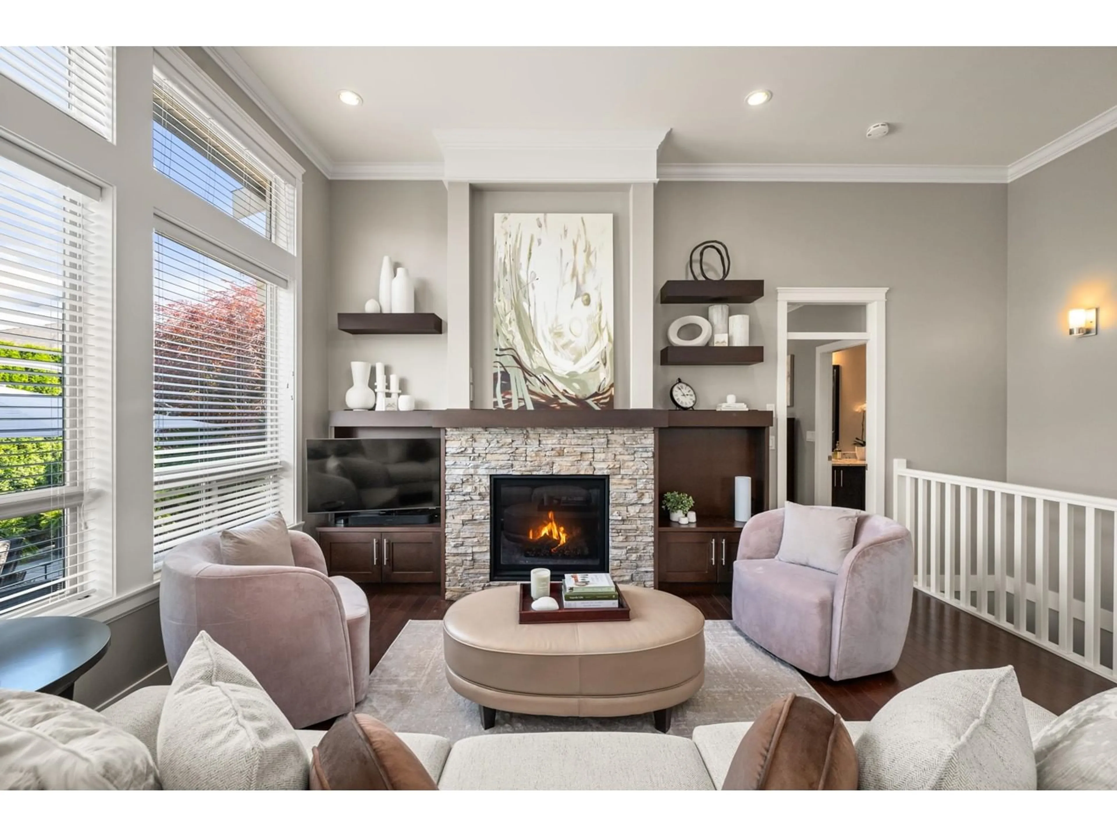 Living room with furniture, unknown for 24 - 350 174, Surrey British Columbia V3Z2N8