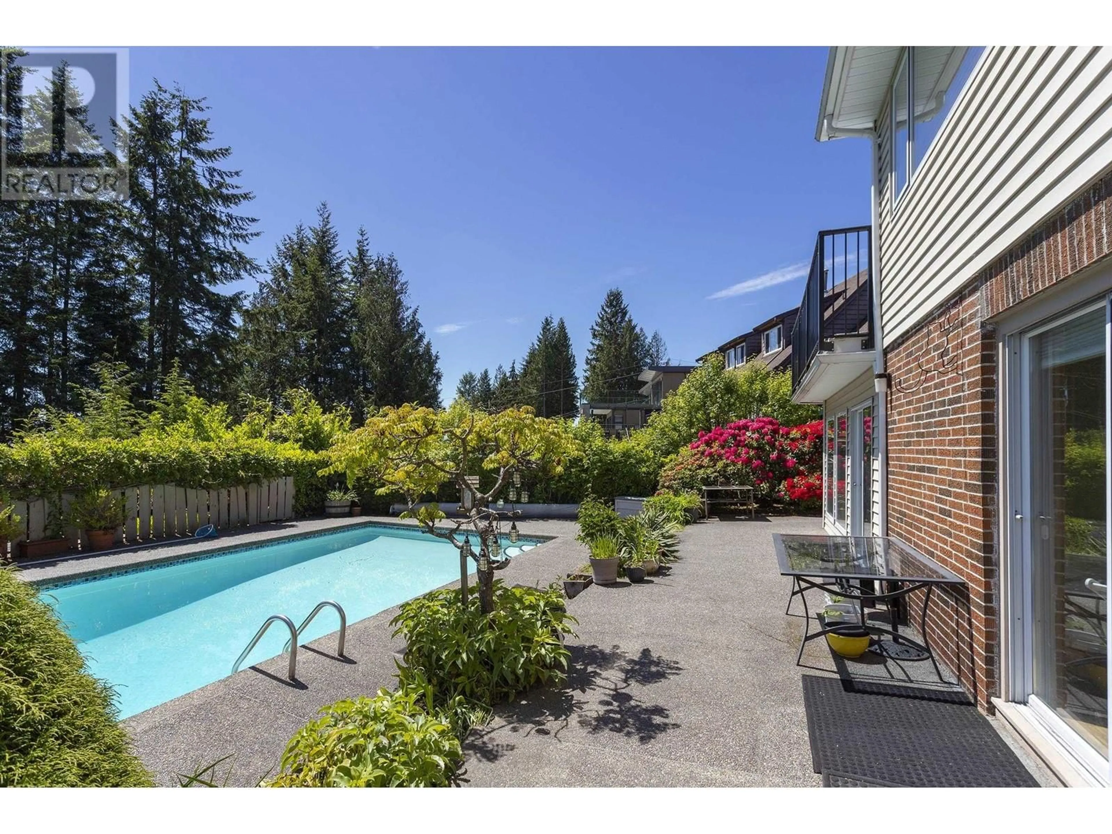Patio, water/lake/river/ocean view for 588 ST. ANDREWS PLACE, West Vancouver British Columbia V7S1V8