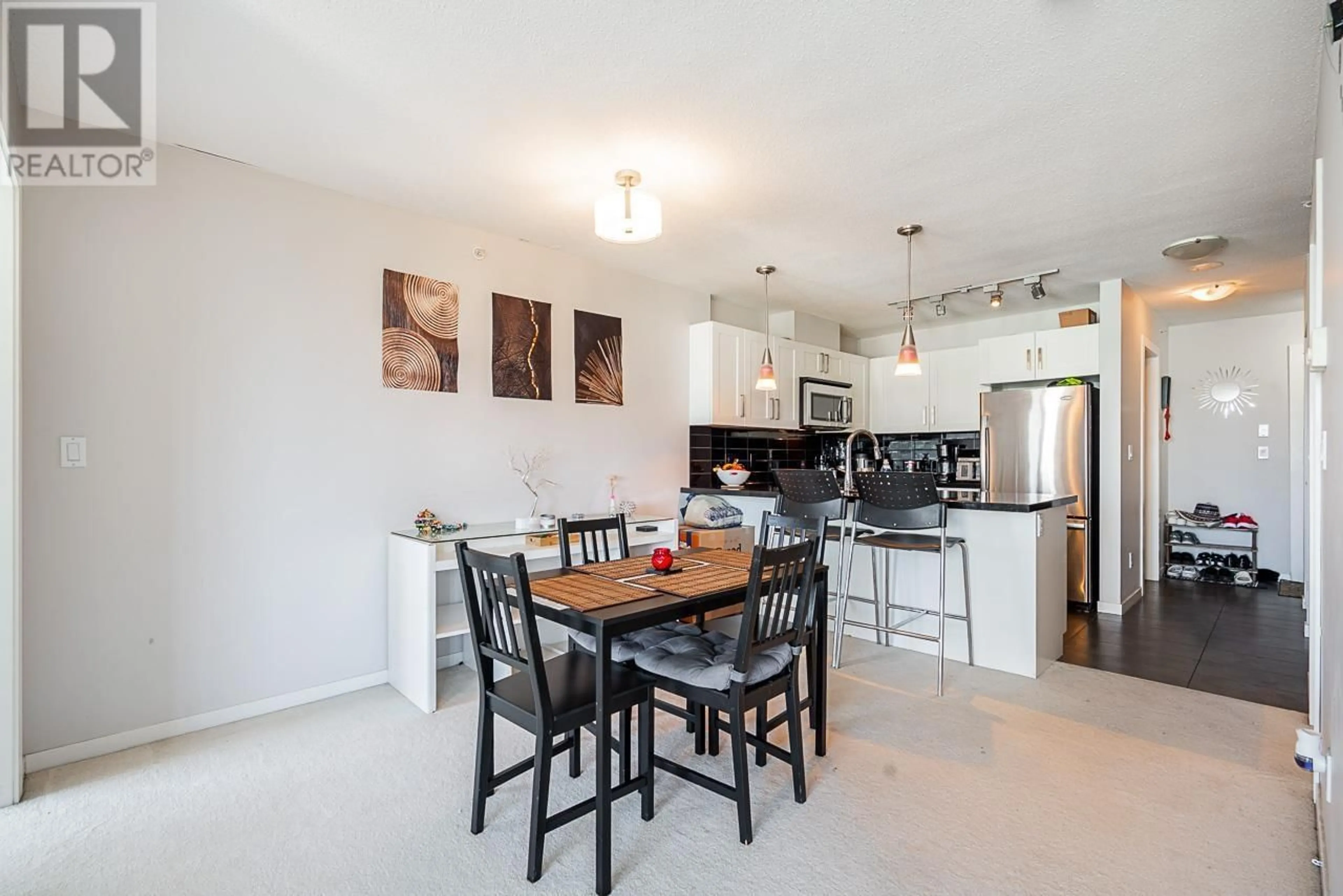 Open concept kitchen, ceramic/tile floor for 2305 - 2133 DOUGLAS ROAD, Burnaby British Columbia V5C0E9