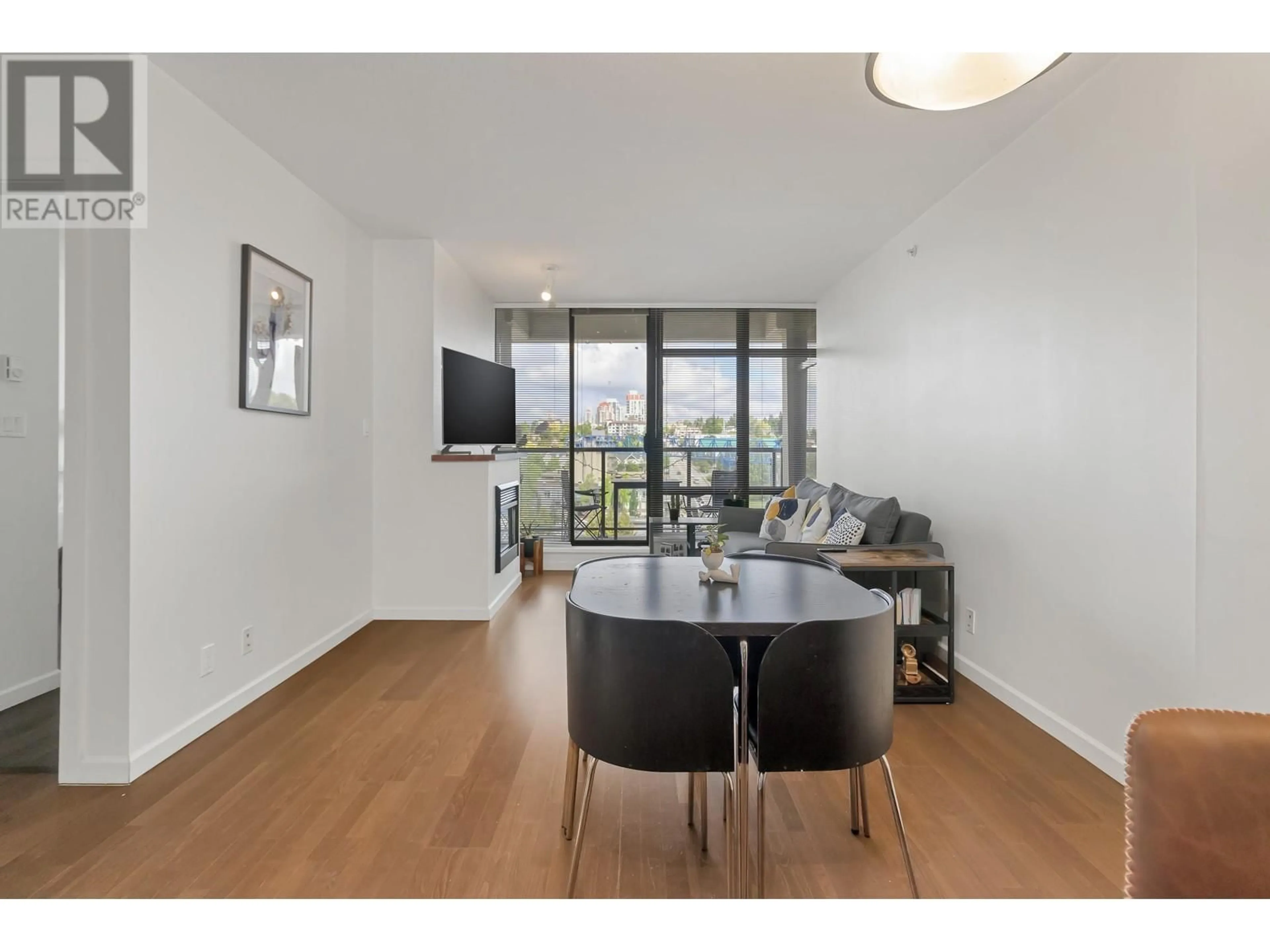 A pic of a room for 1808 - 610 VICTORIA STREET, New Westminster British Columbia V3M0A5