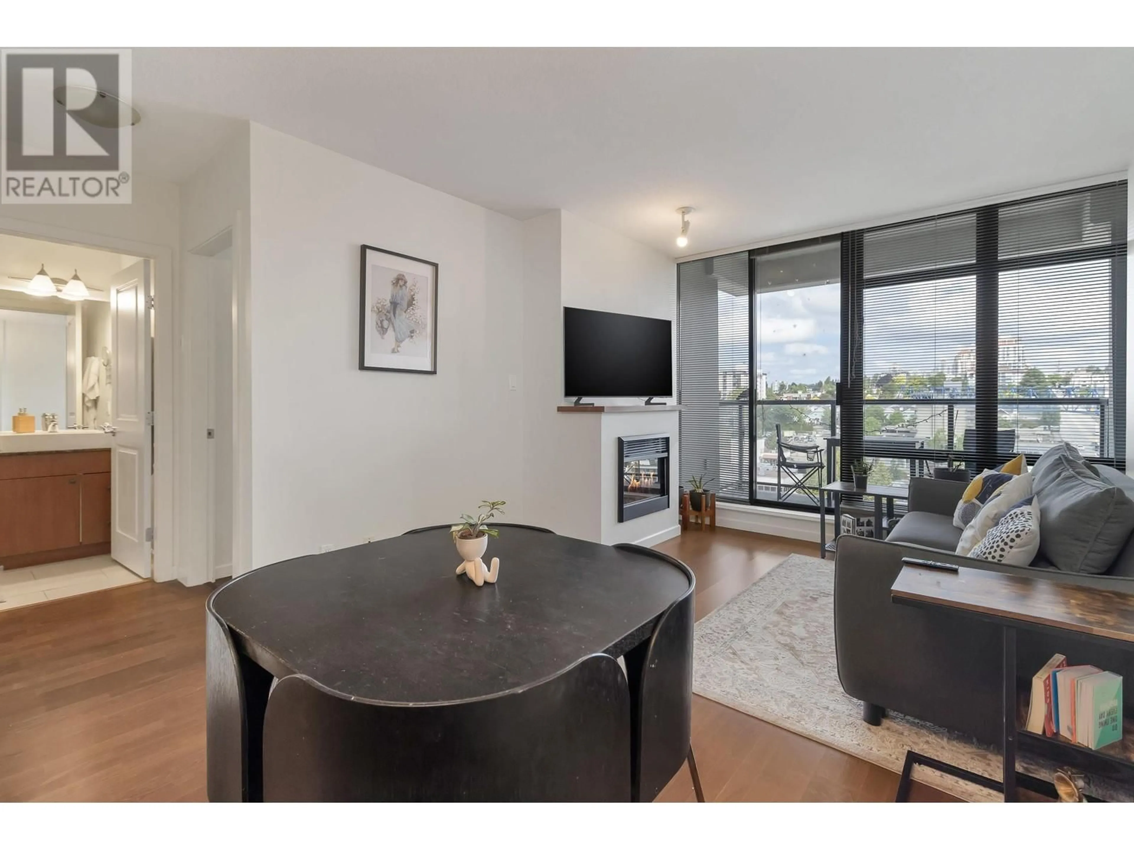Living room with furniture, wood/laminate floor for 1808 - 610 VICTORIA STREET, New Westminster British Columbia V3M0A5