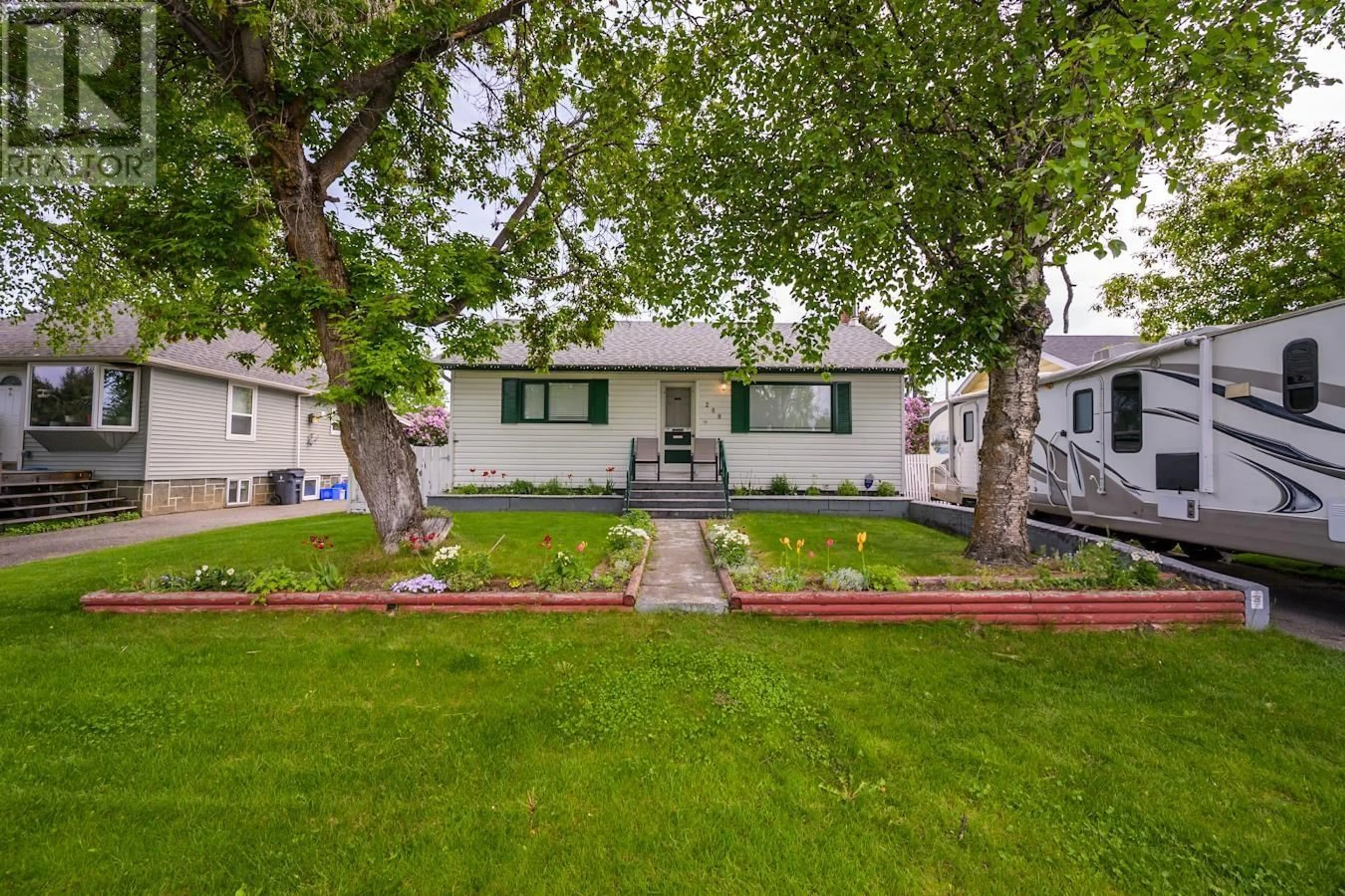Patio, street for 268 EWERT STREET, Prince George British Columbia V2M2N4