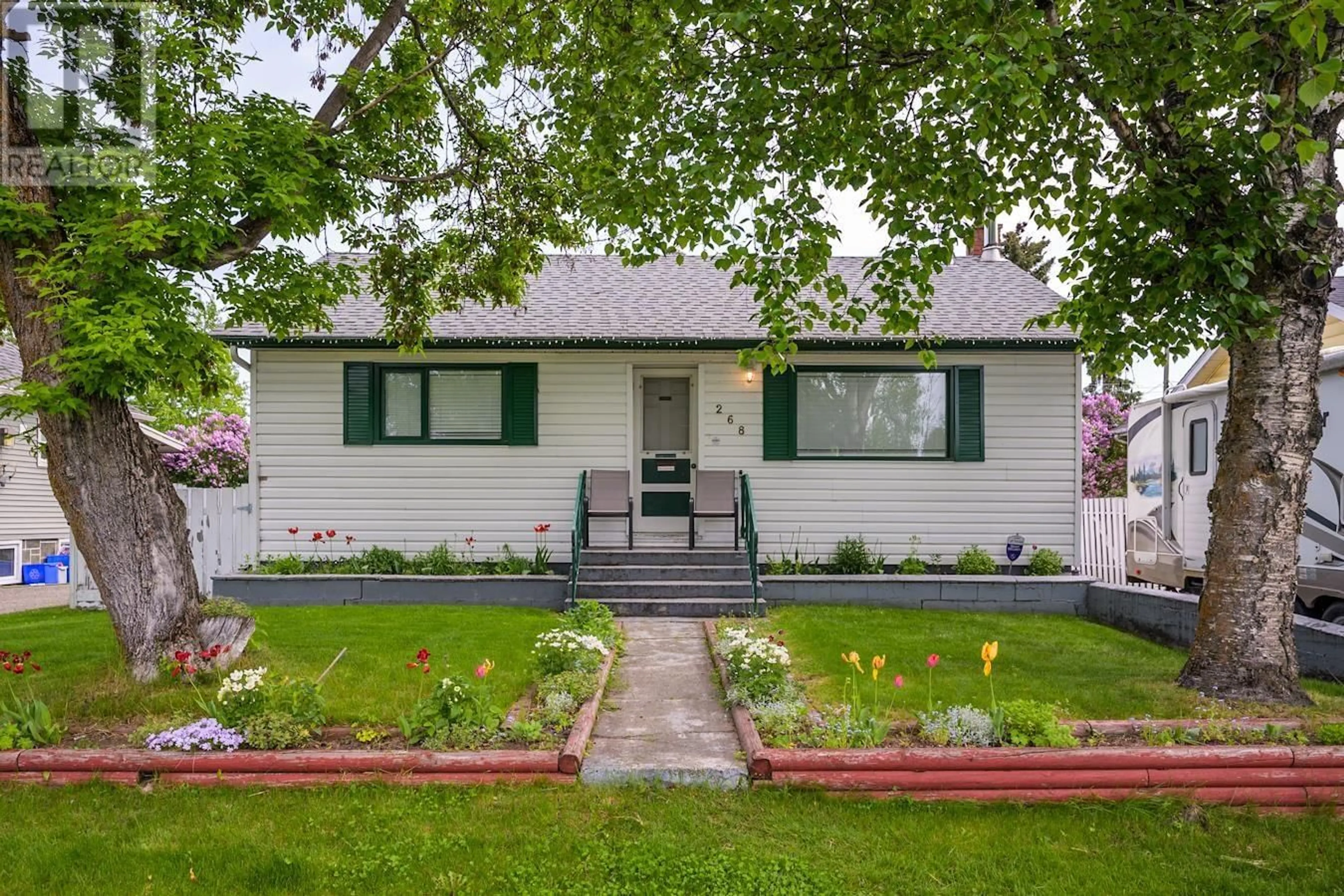 Patio, street for 268 EWERT STREET, Prince George British Columbia V2M2N4