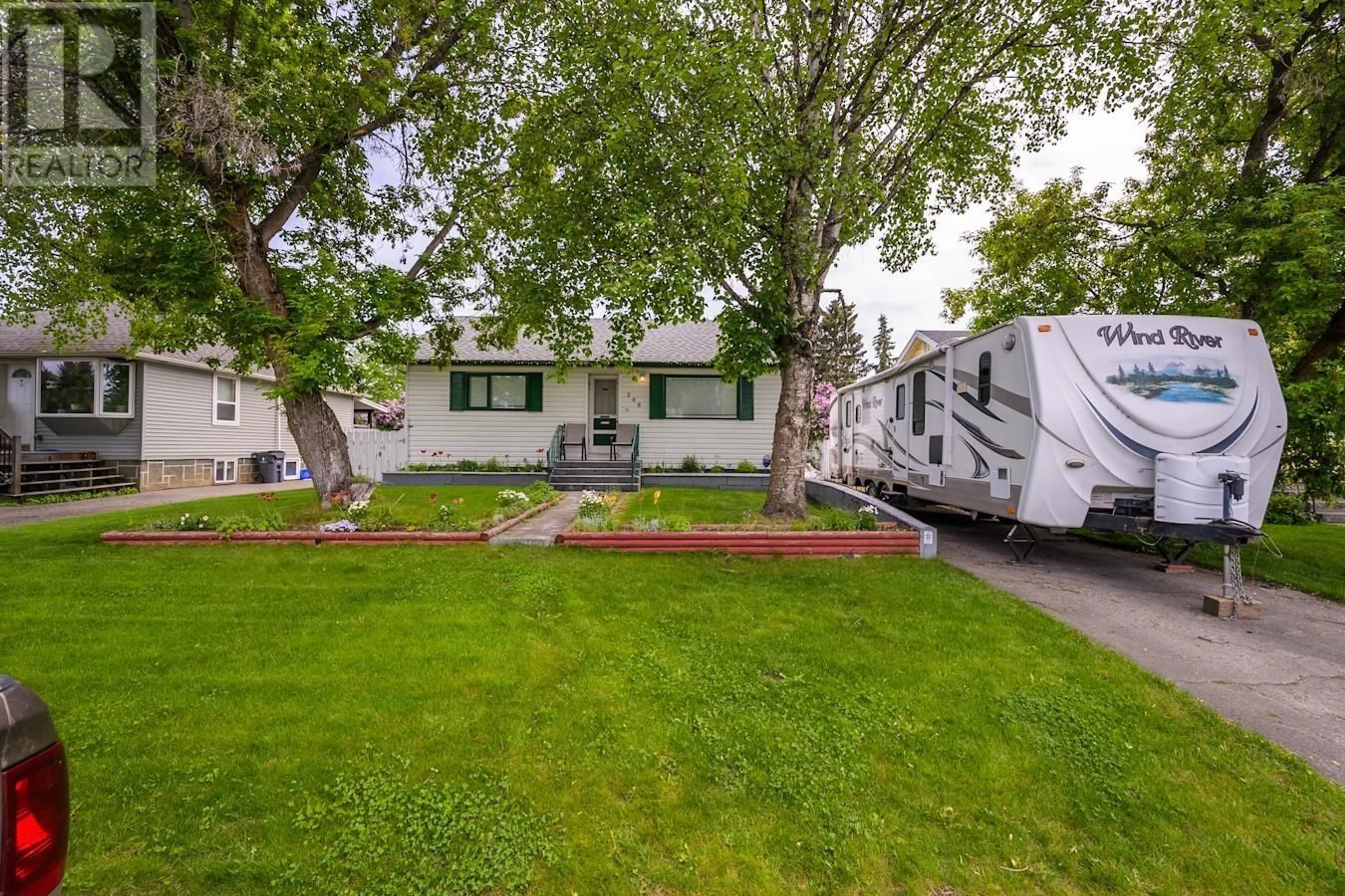 Patio, street for 268 EWERT STREET, Prince George British Columbia V2M2N4