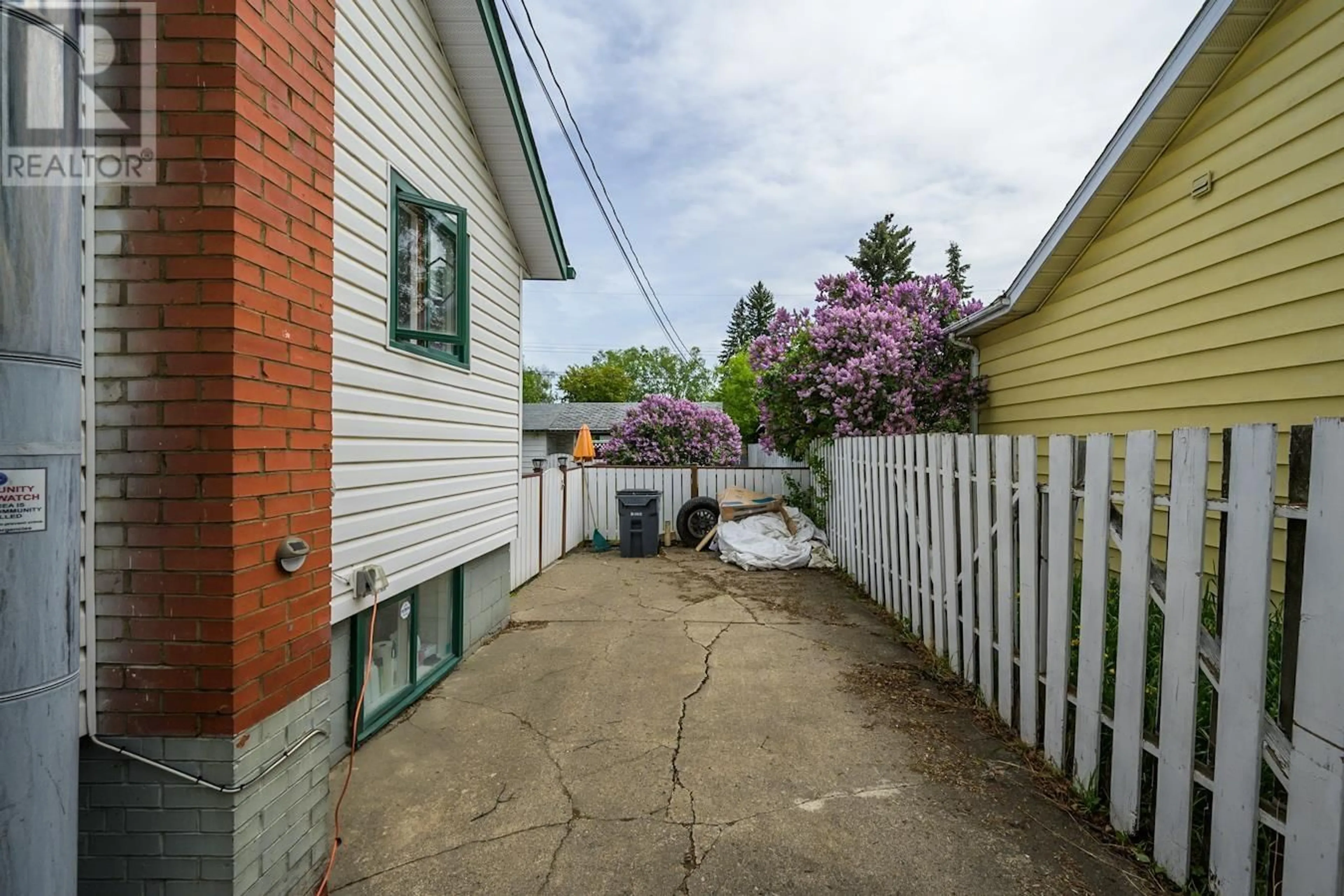 Patio, street for 268 EWERT STREET, Prince George British Columbia V2M2N4