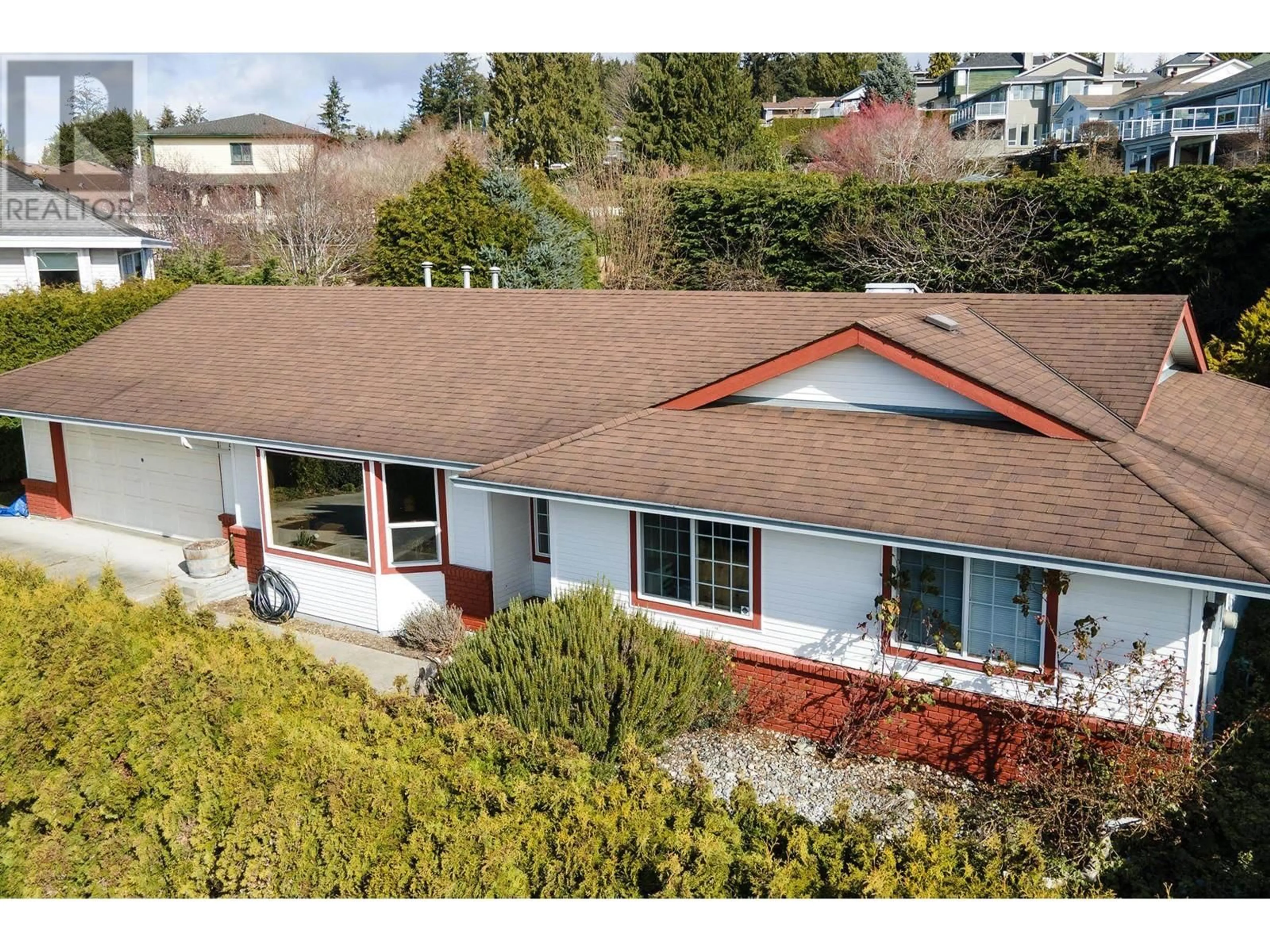 A pic from outside/outdoor area/front of a property/back of a property/a pic from drone, unknown for 5078 BAY ROAD, Sechelt British Columbia V7Z0E9