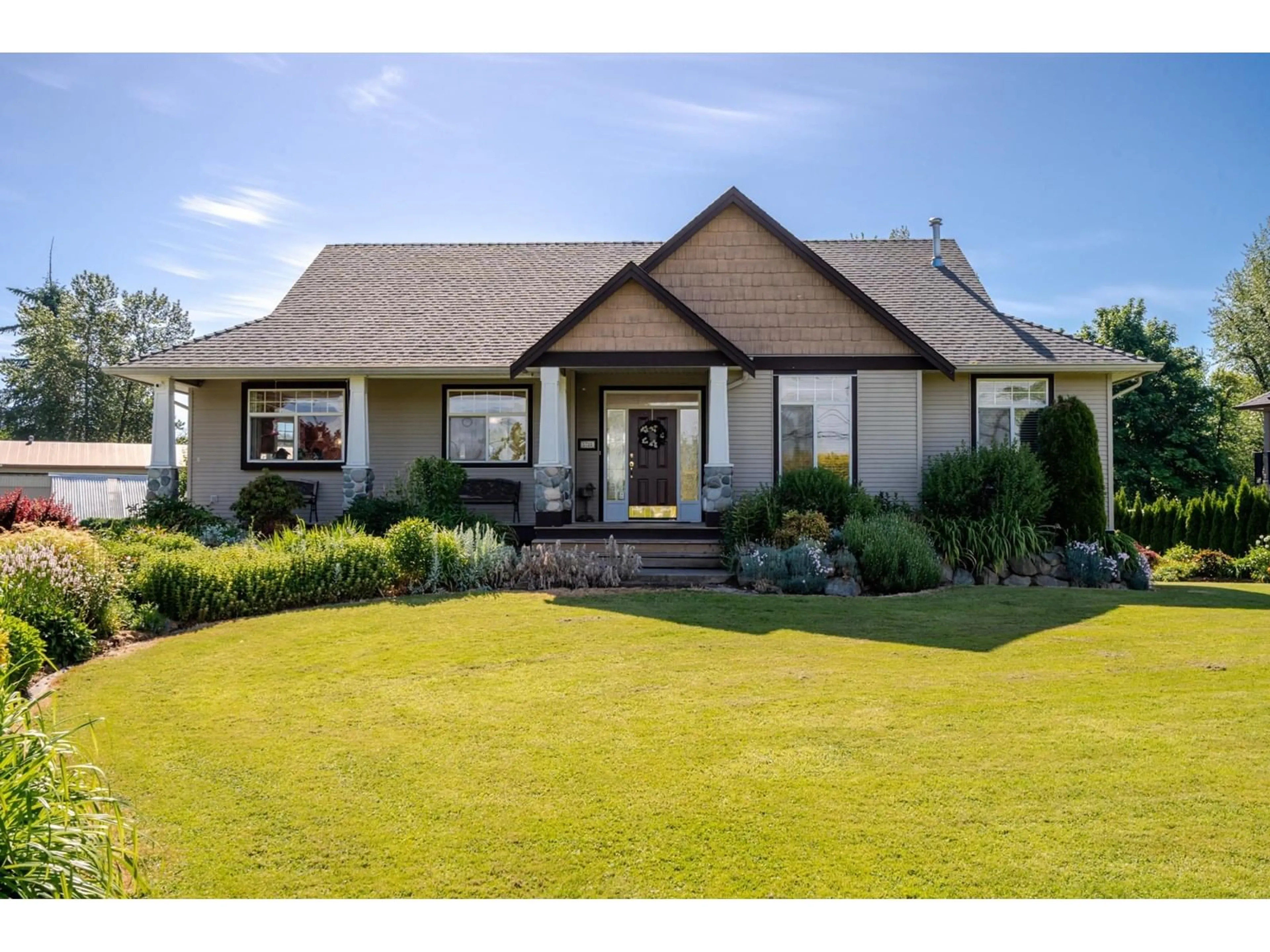 Home with vinyl exterior material, street for 5728 BRADNER, Abbotsford British Columbia V4X2P1