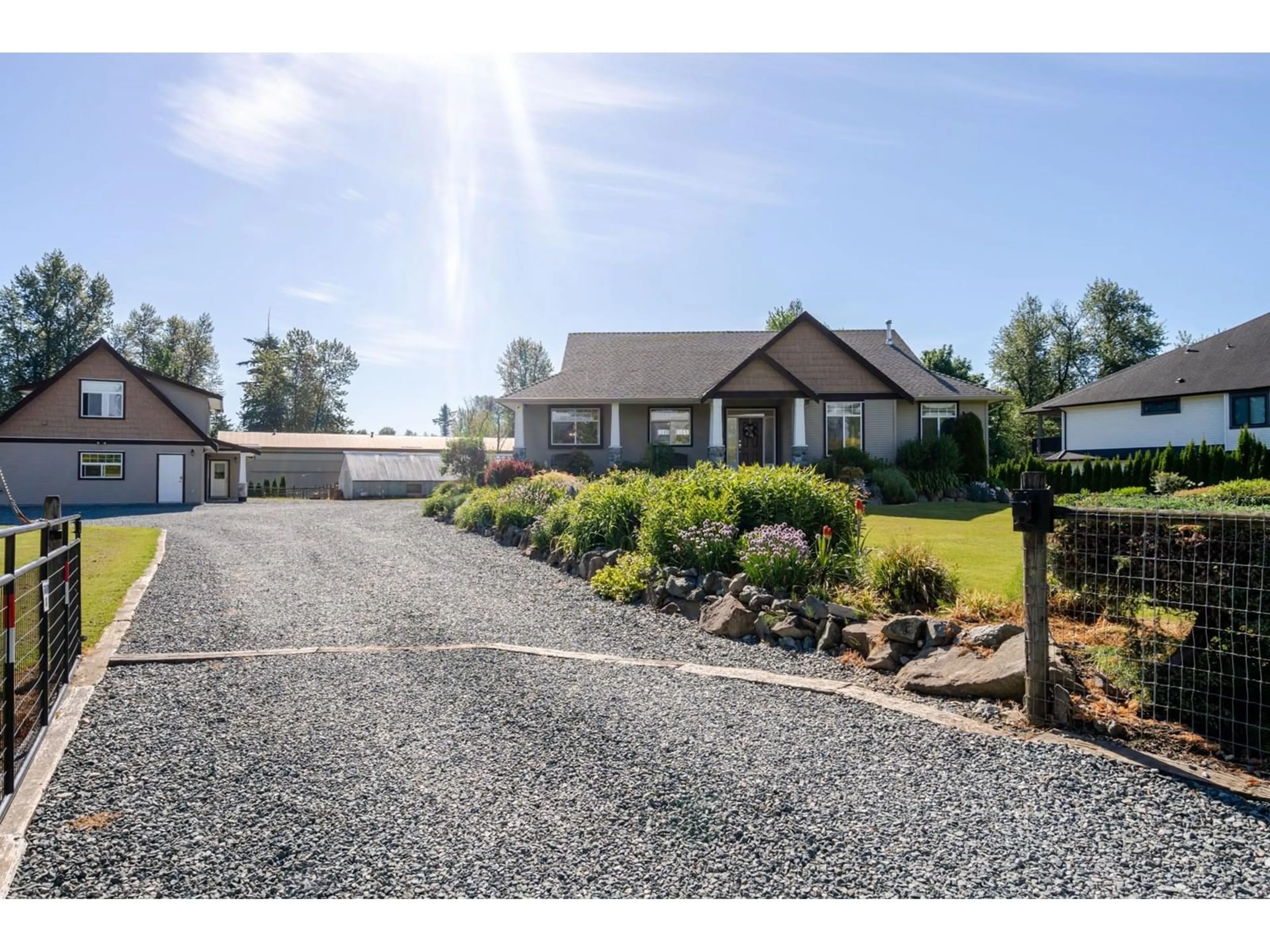 A pic from outside/outdoor area/front of a property/back of a property/a pic from drone, street for 5728 BRADNER, Abbotsford British Columbia V4X2P1