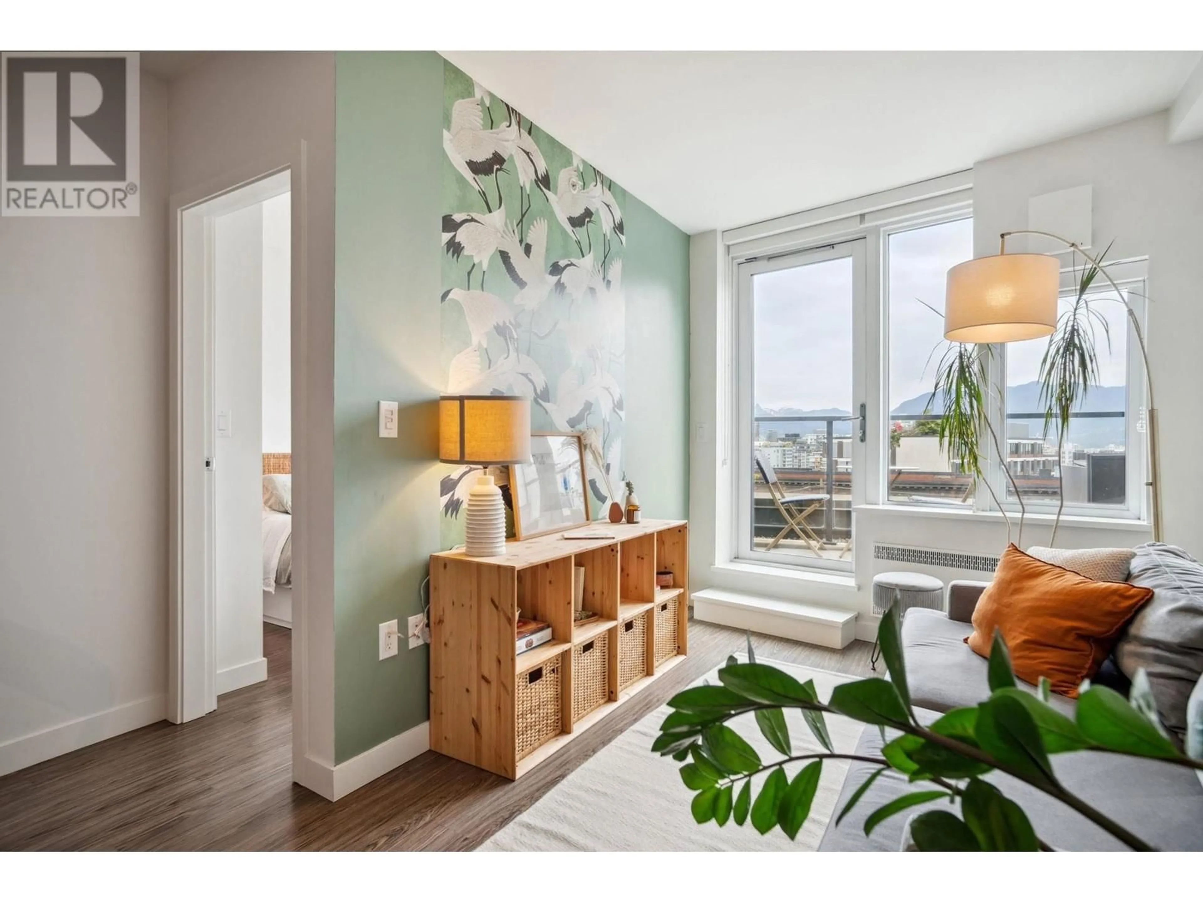 Indoor entryway for 504 - 209 7TH AVENUE, Vancouver British Columbia V5T0H3