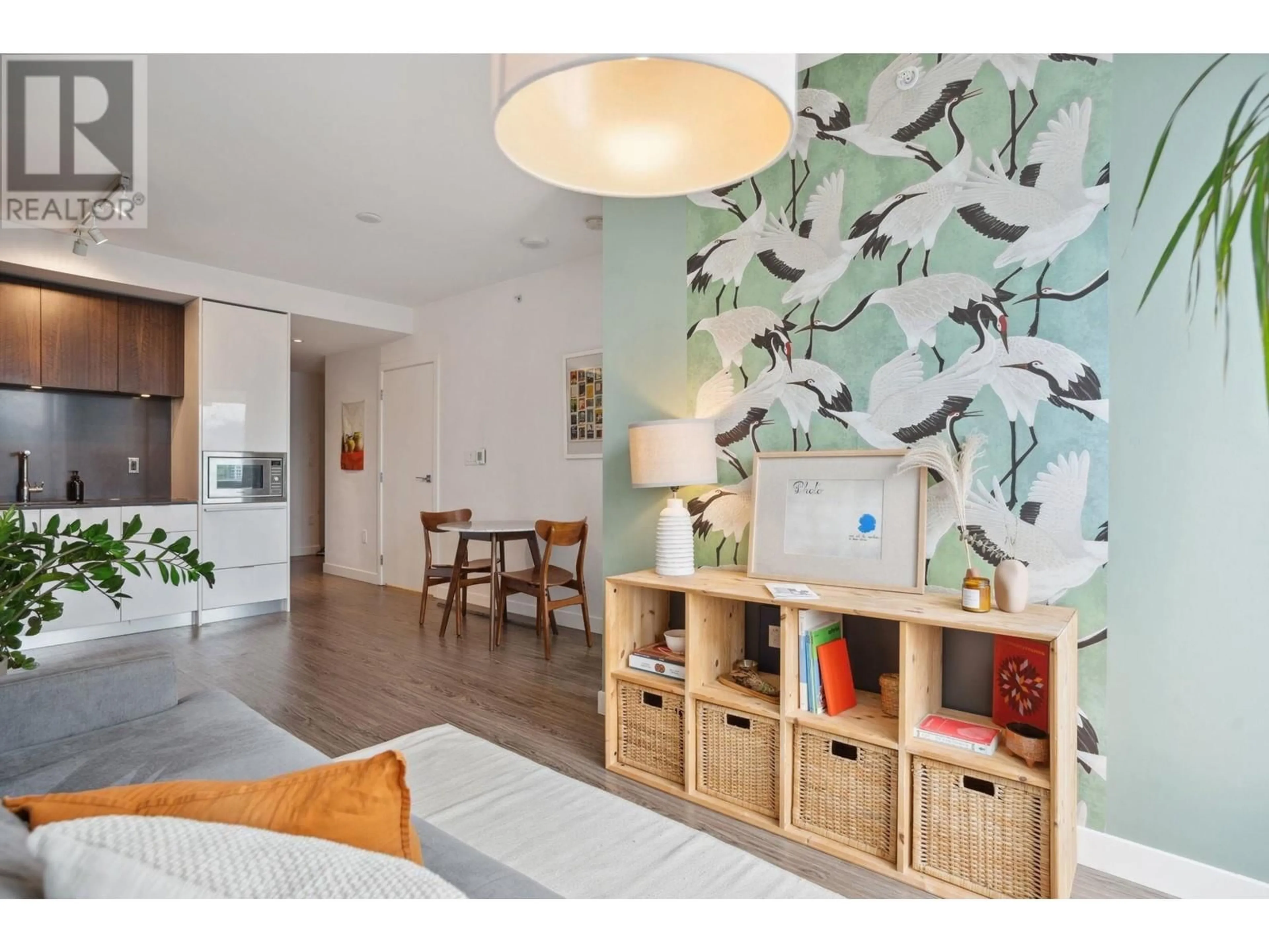 Living room with furniture, wood/laminate floor for 504 - 209 7TH AVENUE, Vancouver British Columbia V5T0H3