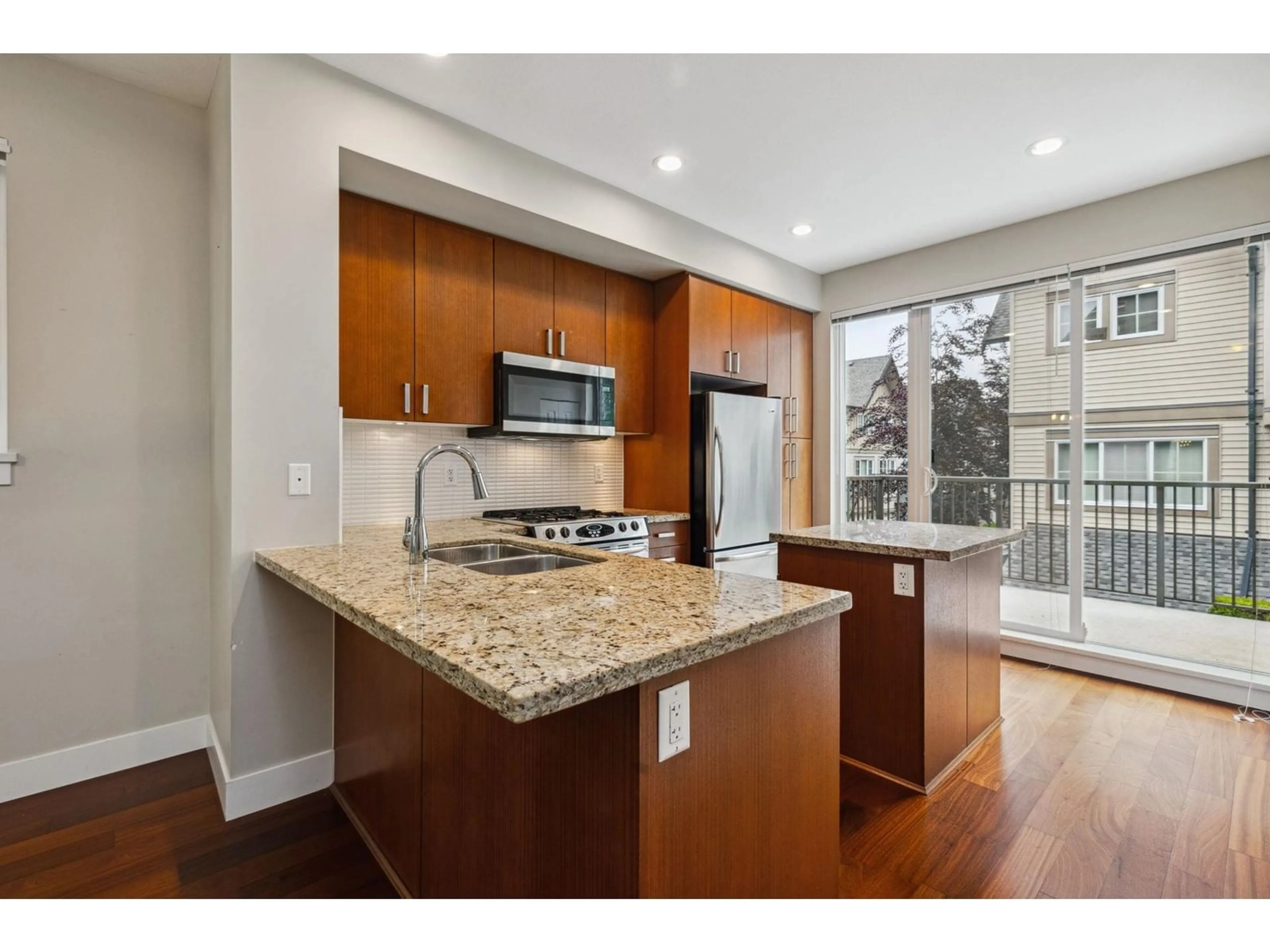 Open concept kitchen, unknown for 257 - 2501 161A, Surrey British Columbia V3Z7Y6